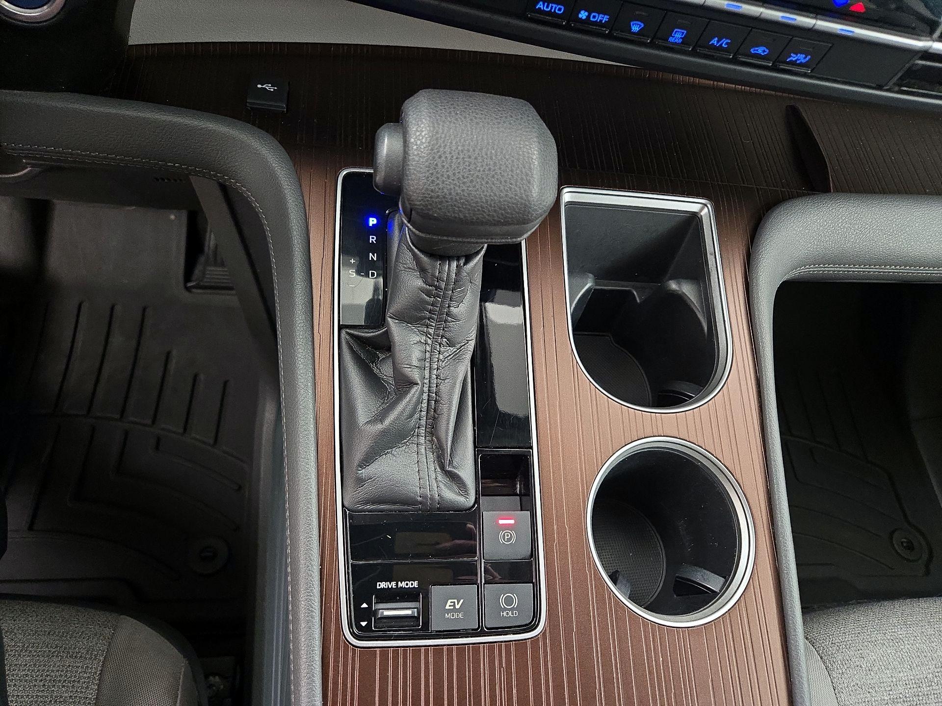 Thumbnail: 2021 Toyota Sienna - 17