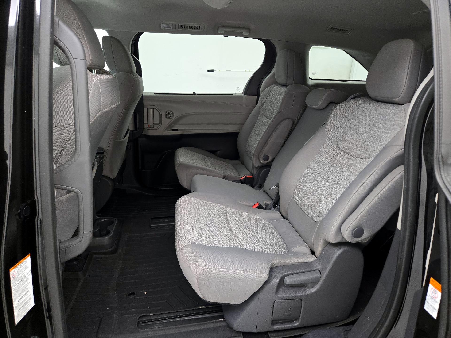 Thumbnail: 2021 Toyota Sienna - 19