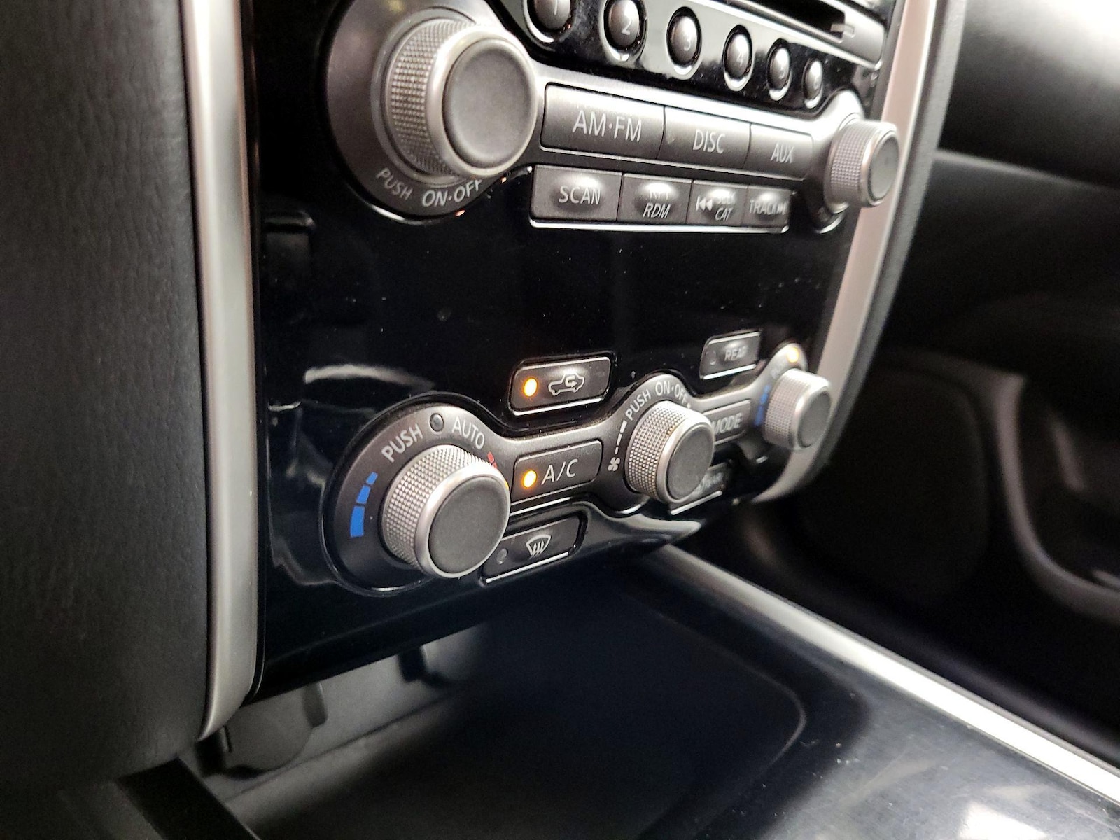 2014 Nissan Pathfinder SV - Photo 17