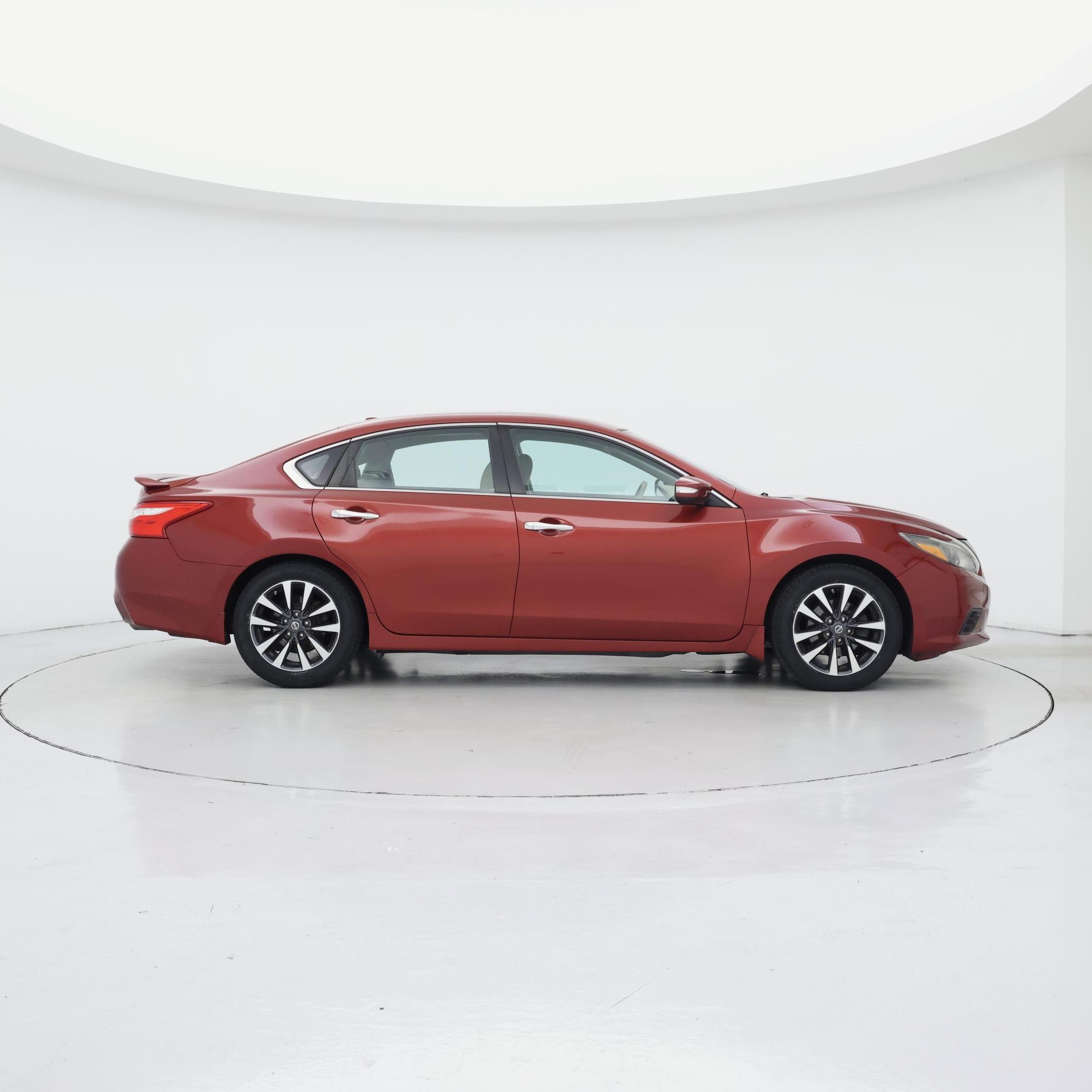 Thumbnail: 2016 Nissan Altima - 7