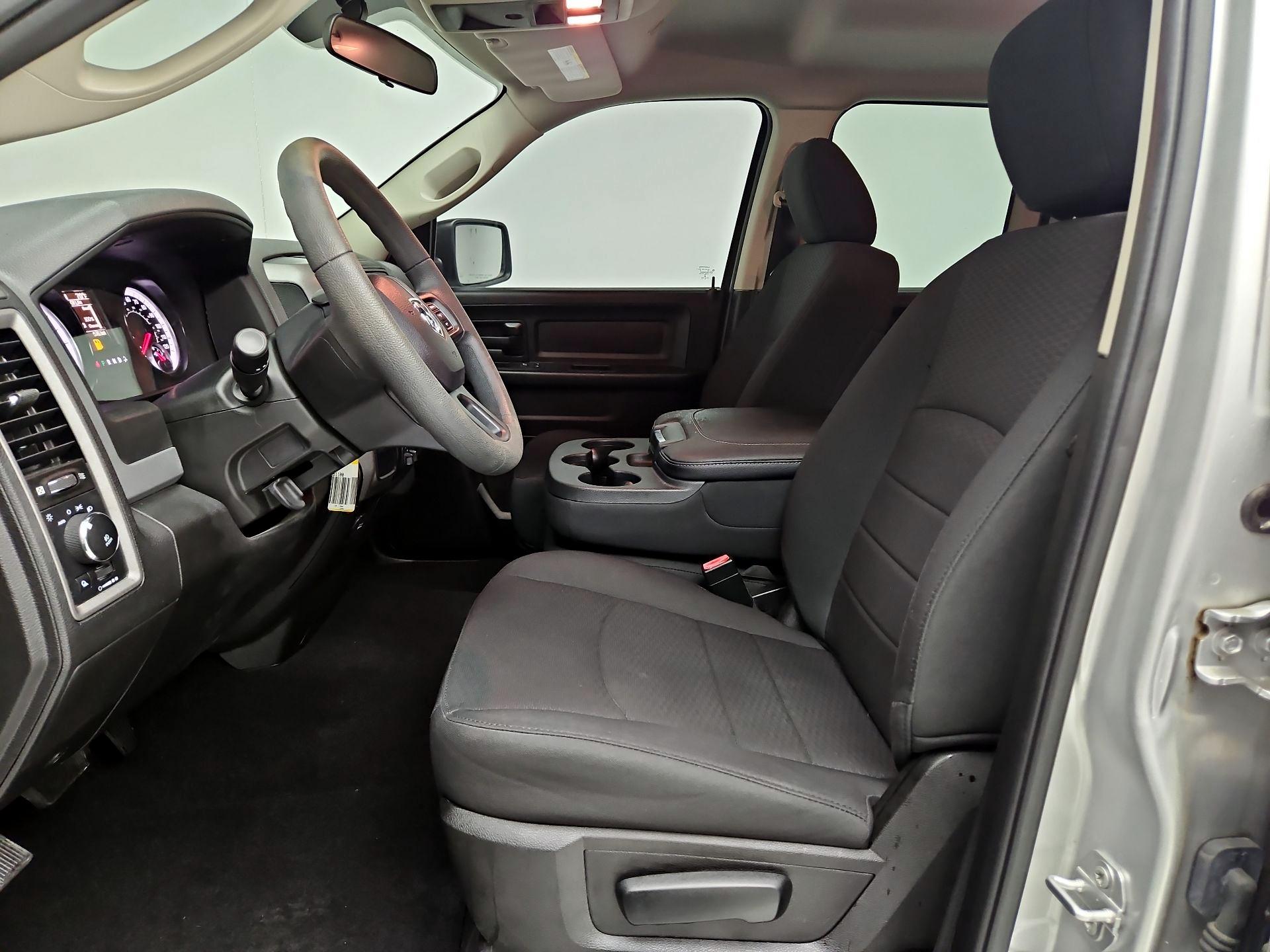 Thumbnail: 2019 RAM 1500 Classic - 11