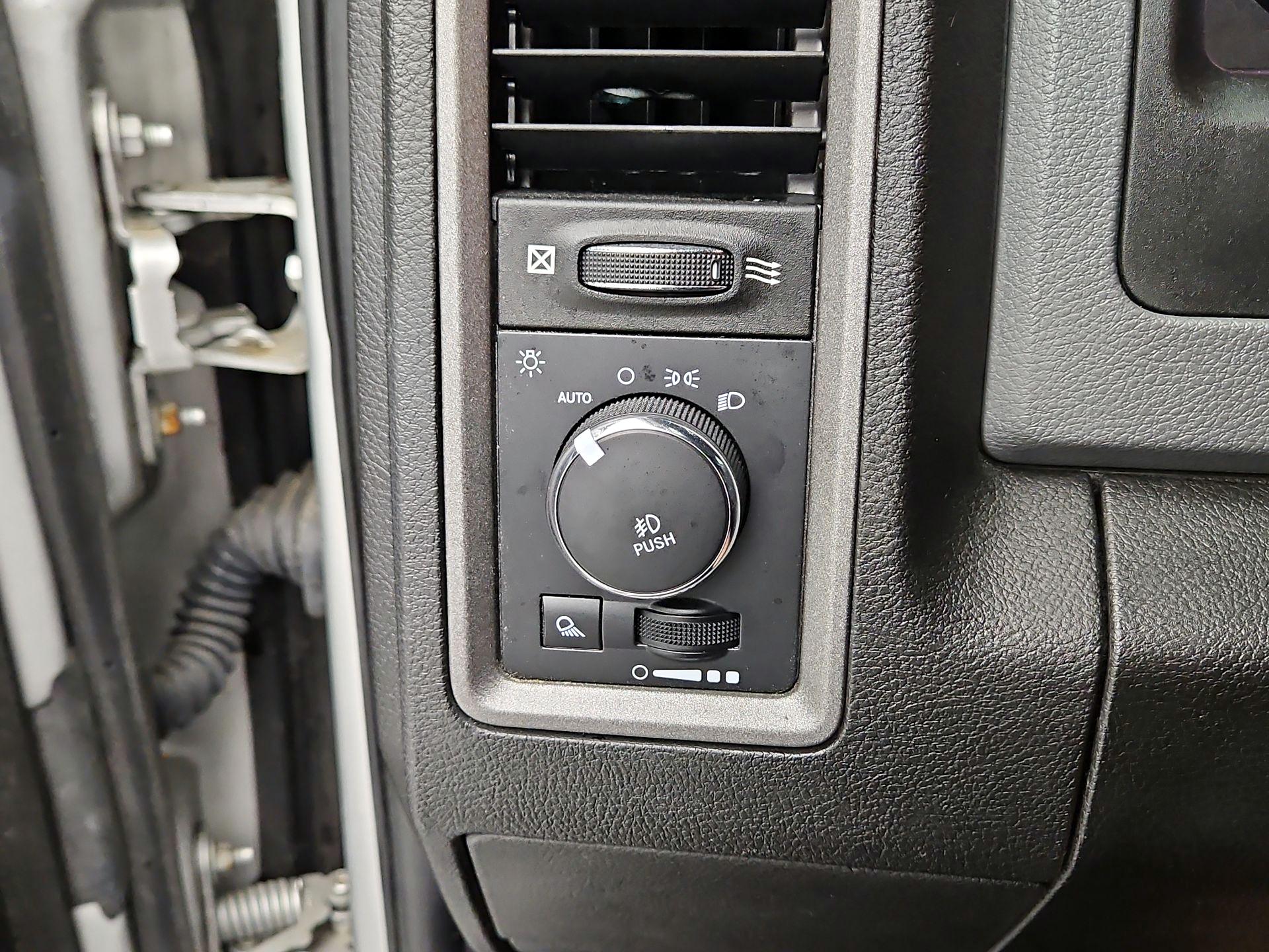 Thumbnail: 2019 RAM 1500 Classic - 13