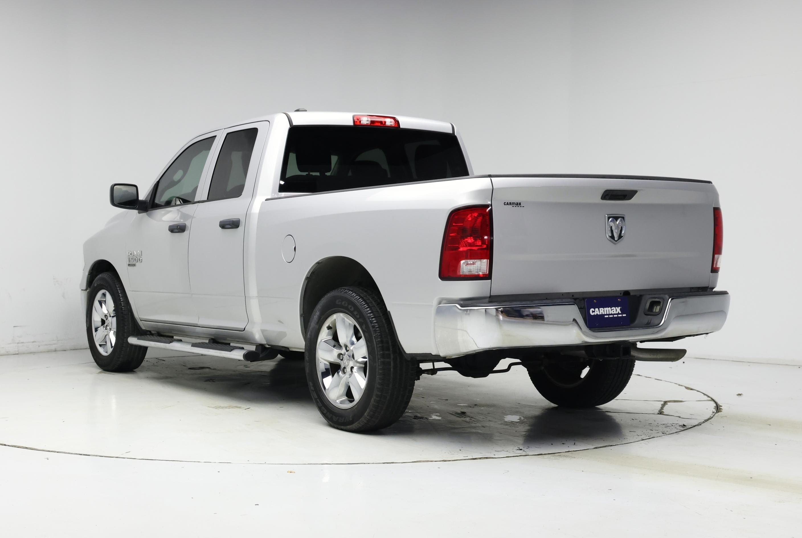 Thumbnail: 2019 RAM 1500 Classic - 2