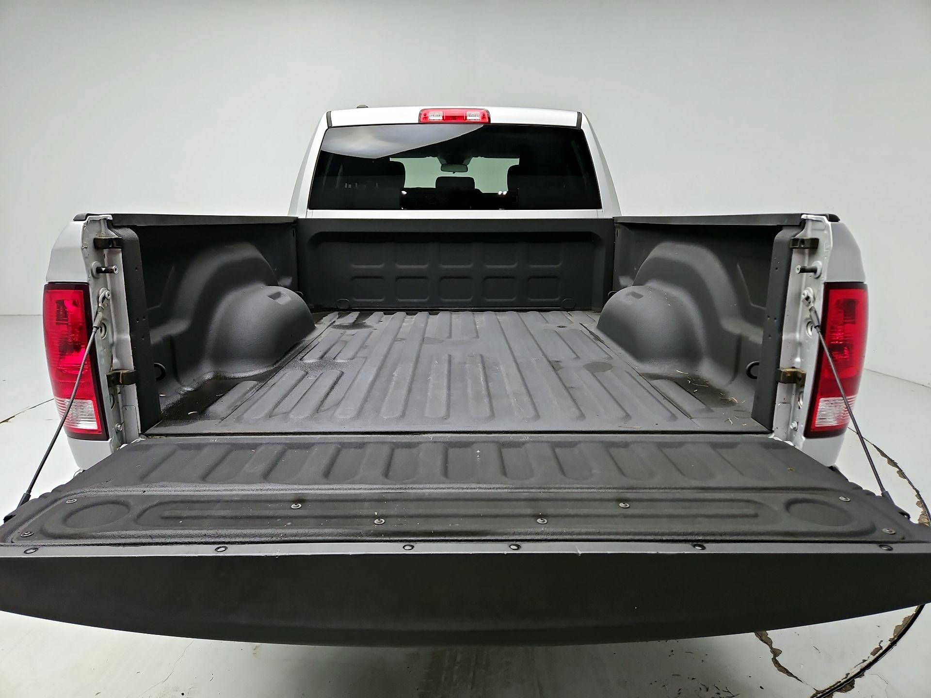 Thumbnail: 2019 RAM 1500 Classic - 20