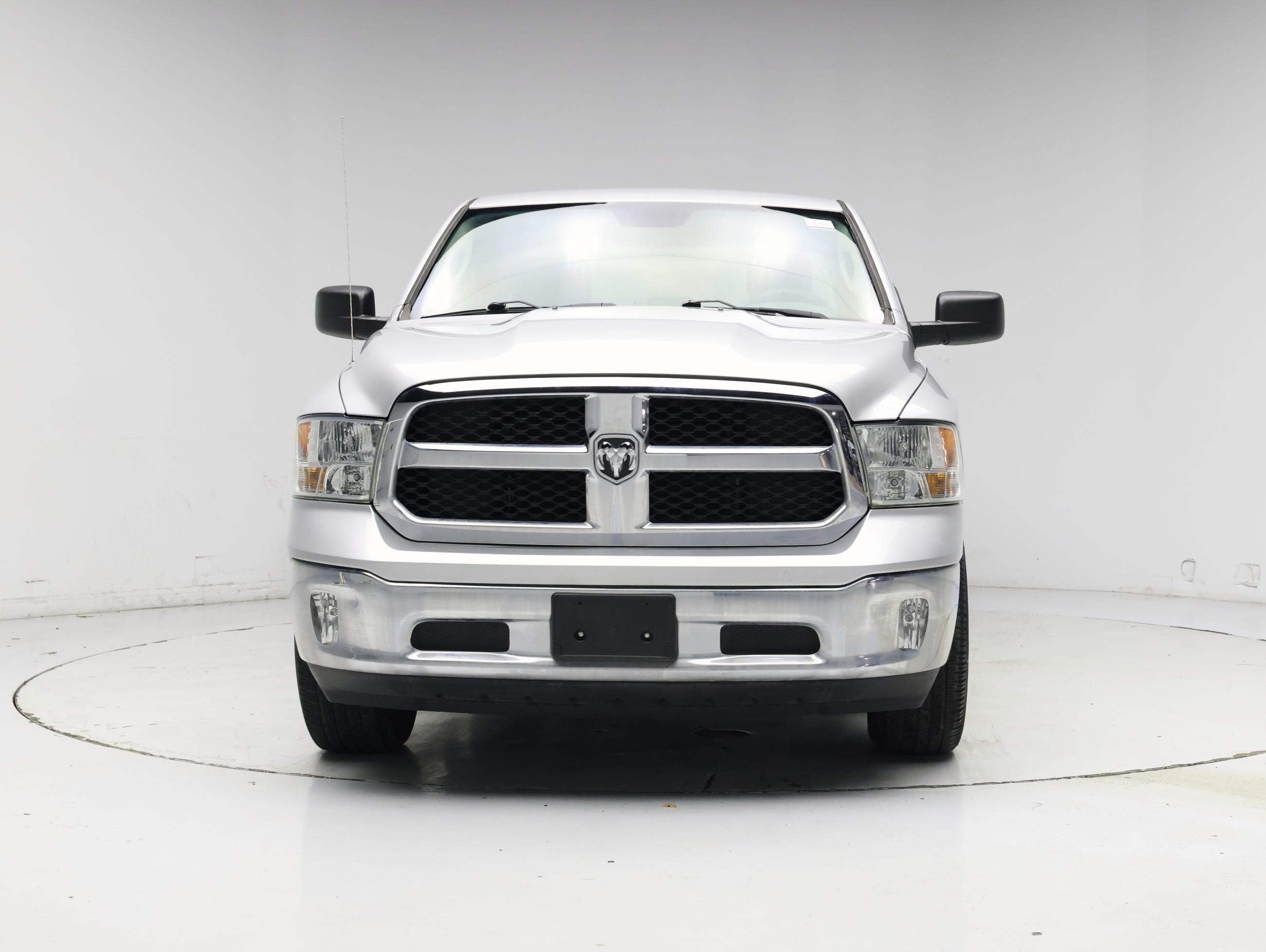 Thumbnail: 2019 RAM 1500 Classic - 5