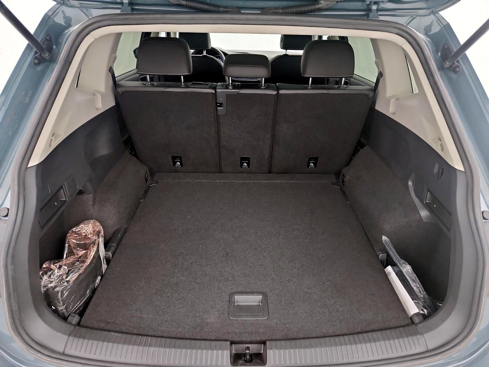 Thumbnail: 2021 Volkswagen Tiguan - 20