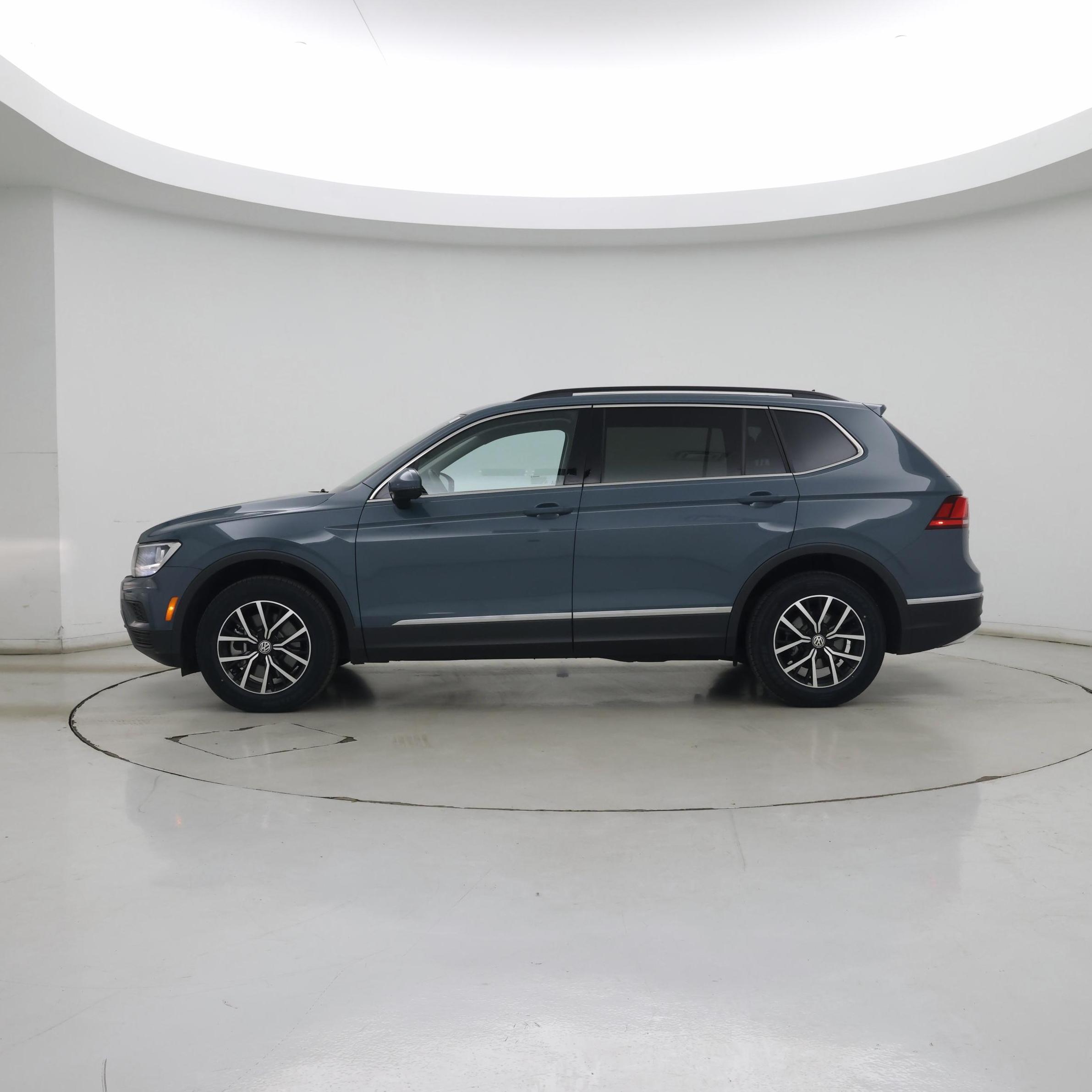 Thumbnail: 2021 Volkswagen Tiguan - 3