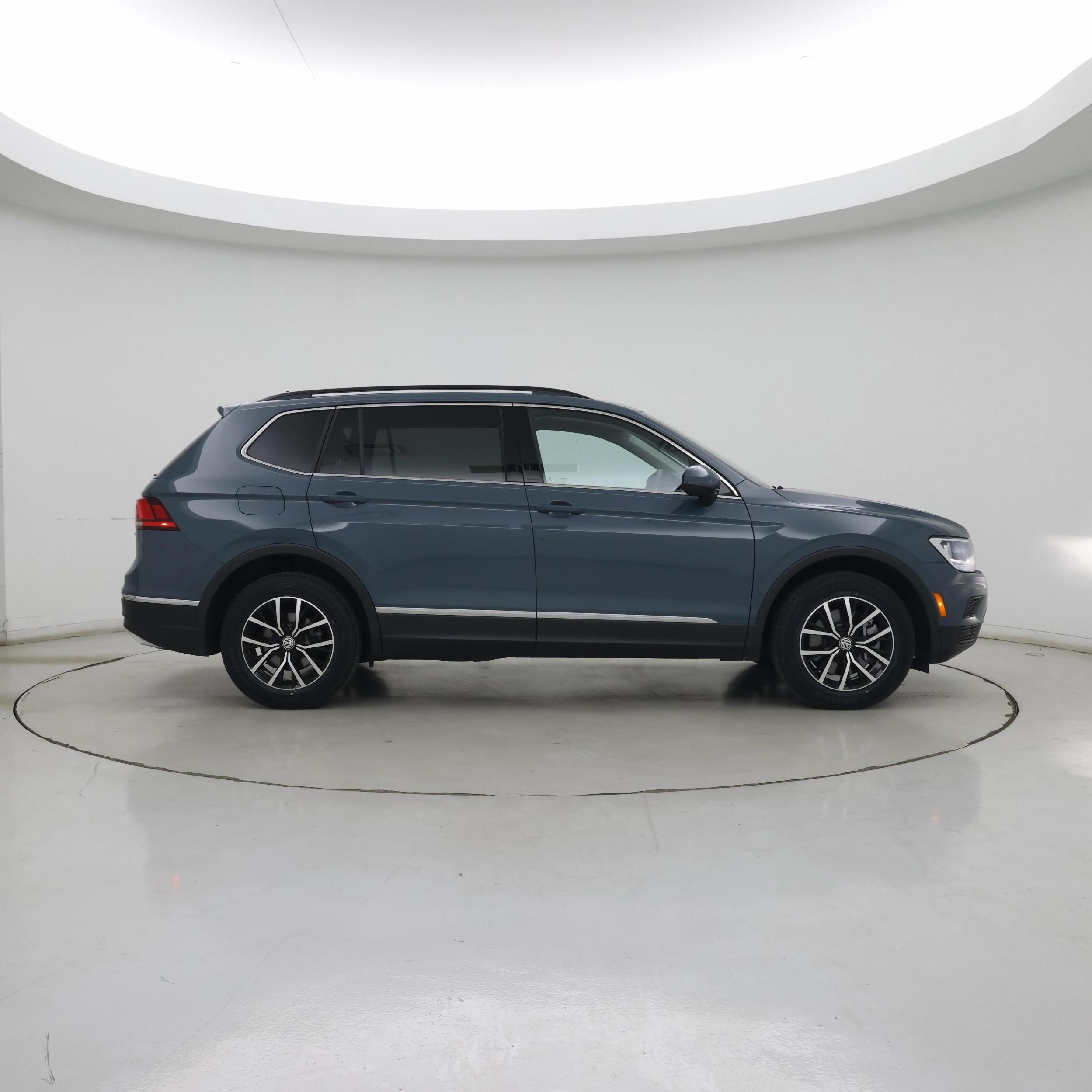 Thumbnail: 2021 Volkswagen Tiguan - 7