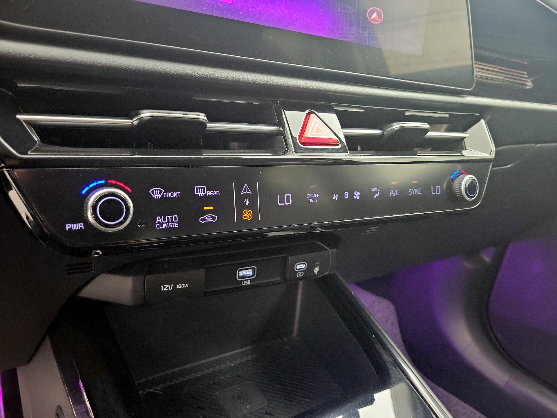 Thumbnail: 2023 Kia Niro - 17