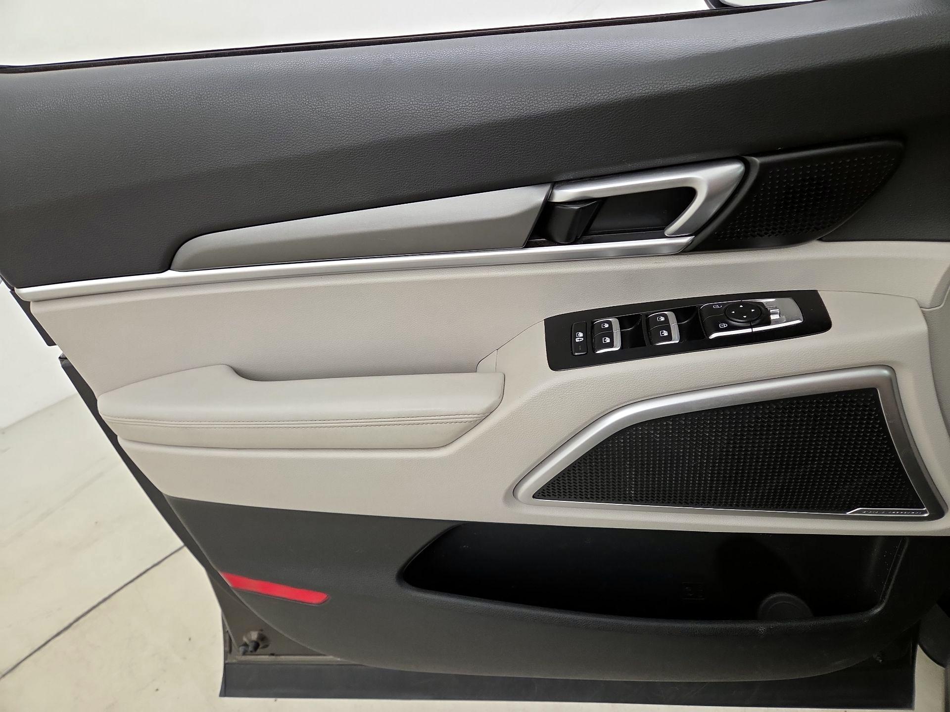 Thumbnail: 2021 Kia Telluride - 12