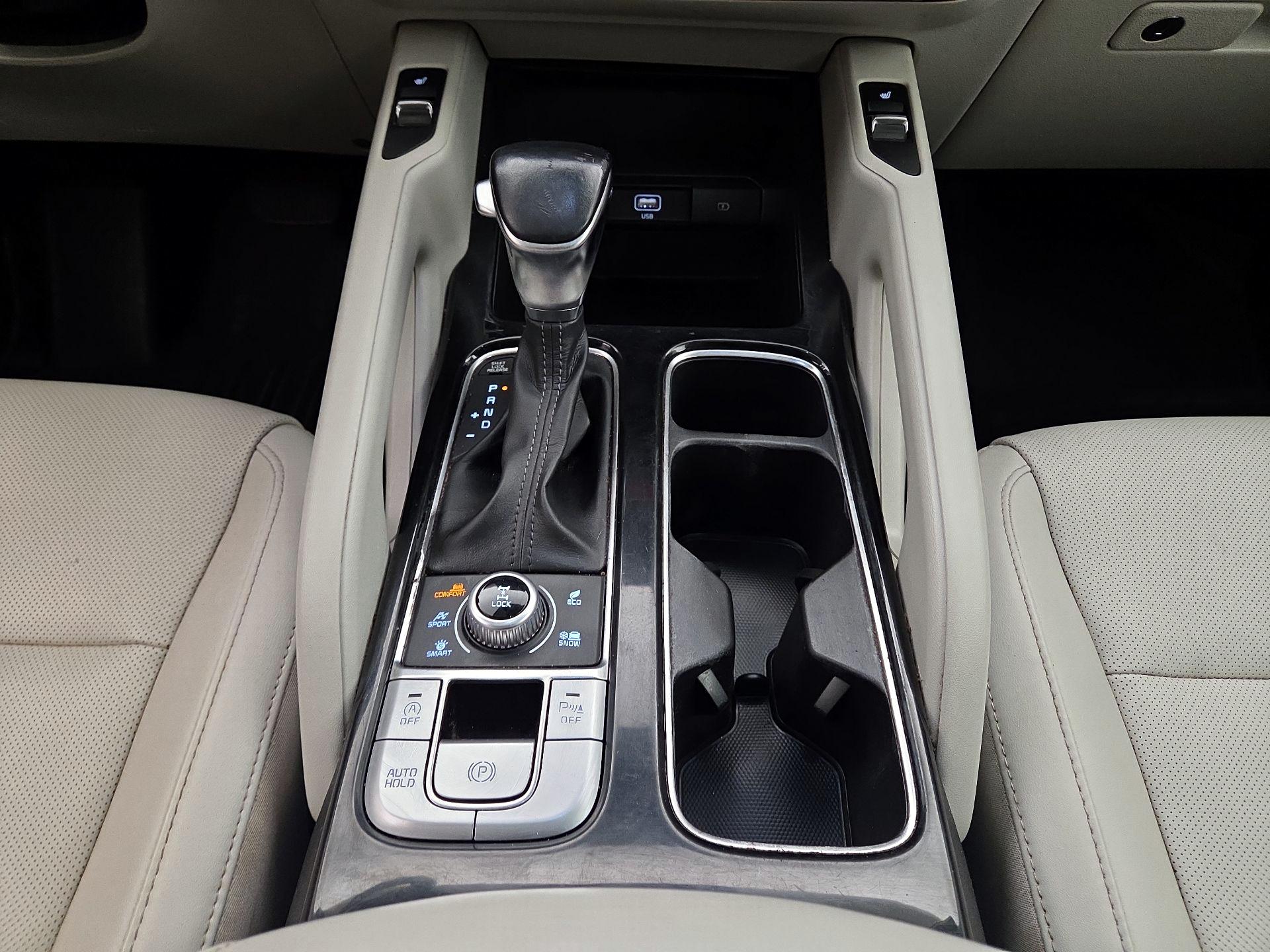 Thumbnail: 2021 Kia Telluride - 17