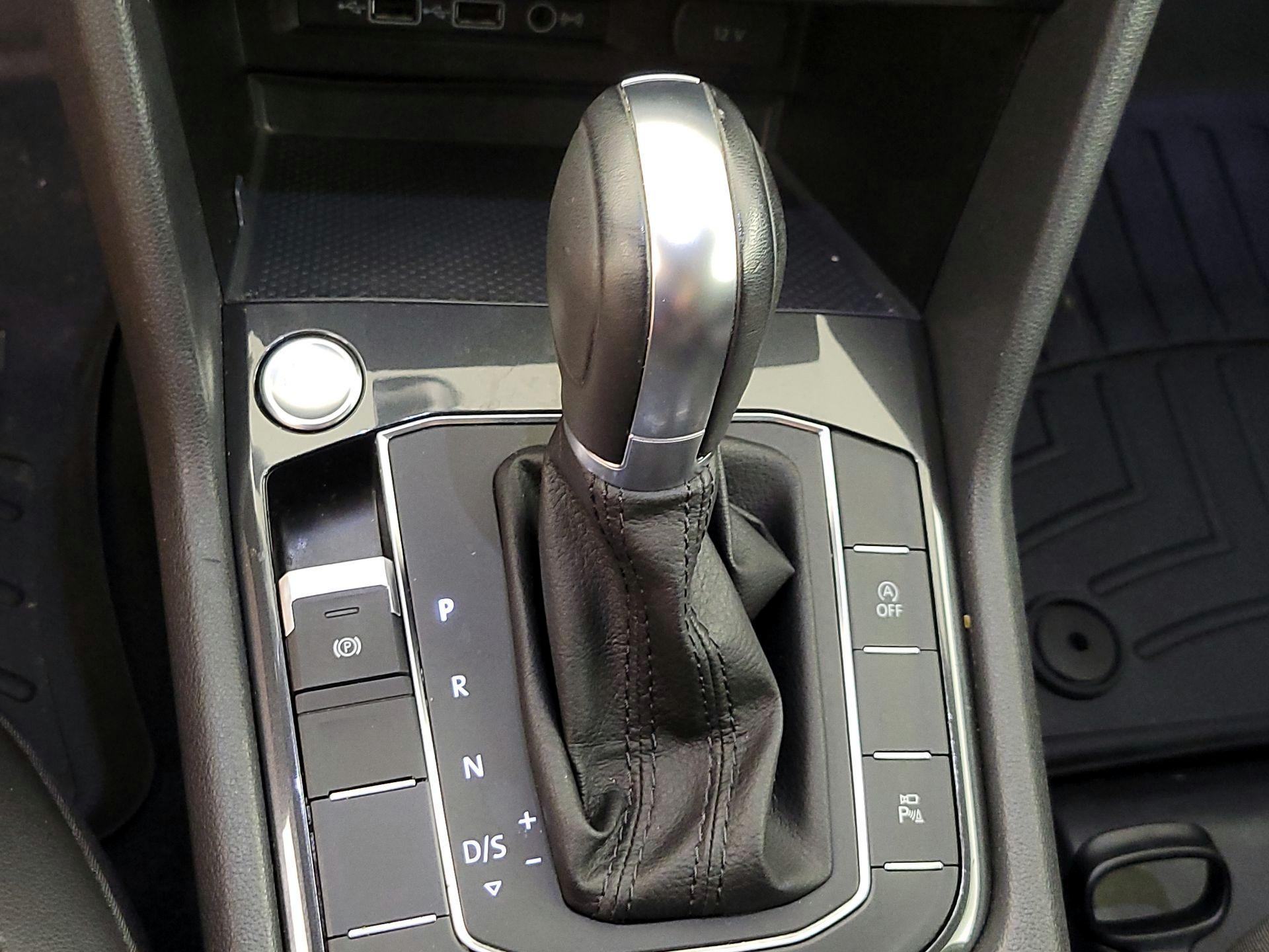 Thumbnail: 2019 Volkswagen Tiguan - 18