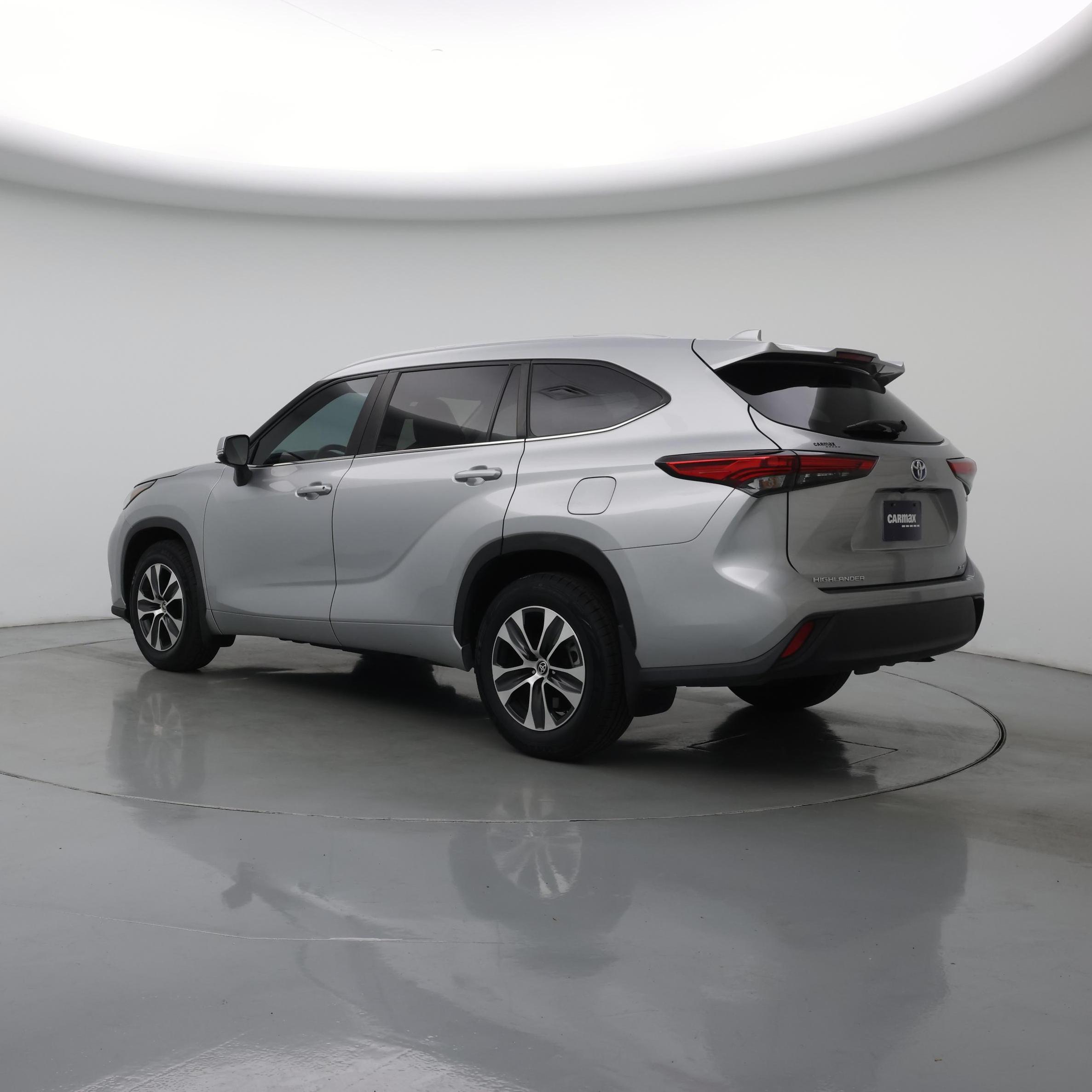 Thumbnail: 2023 Toyota Highlander - 2