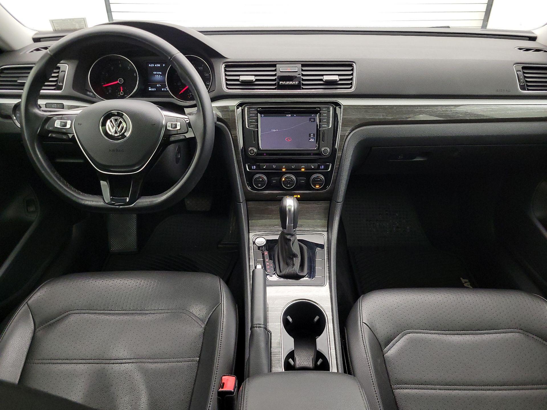 Thumbnail: 2018 Volkswagen Passat - 9