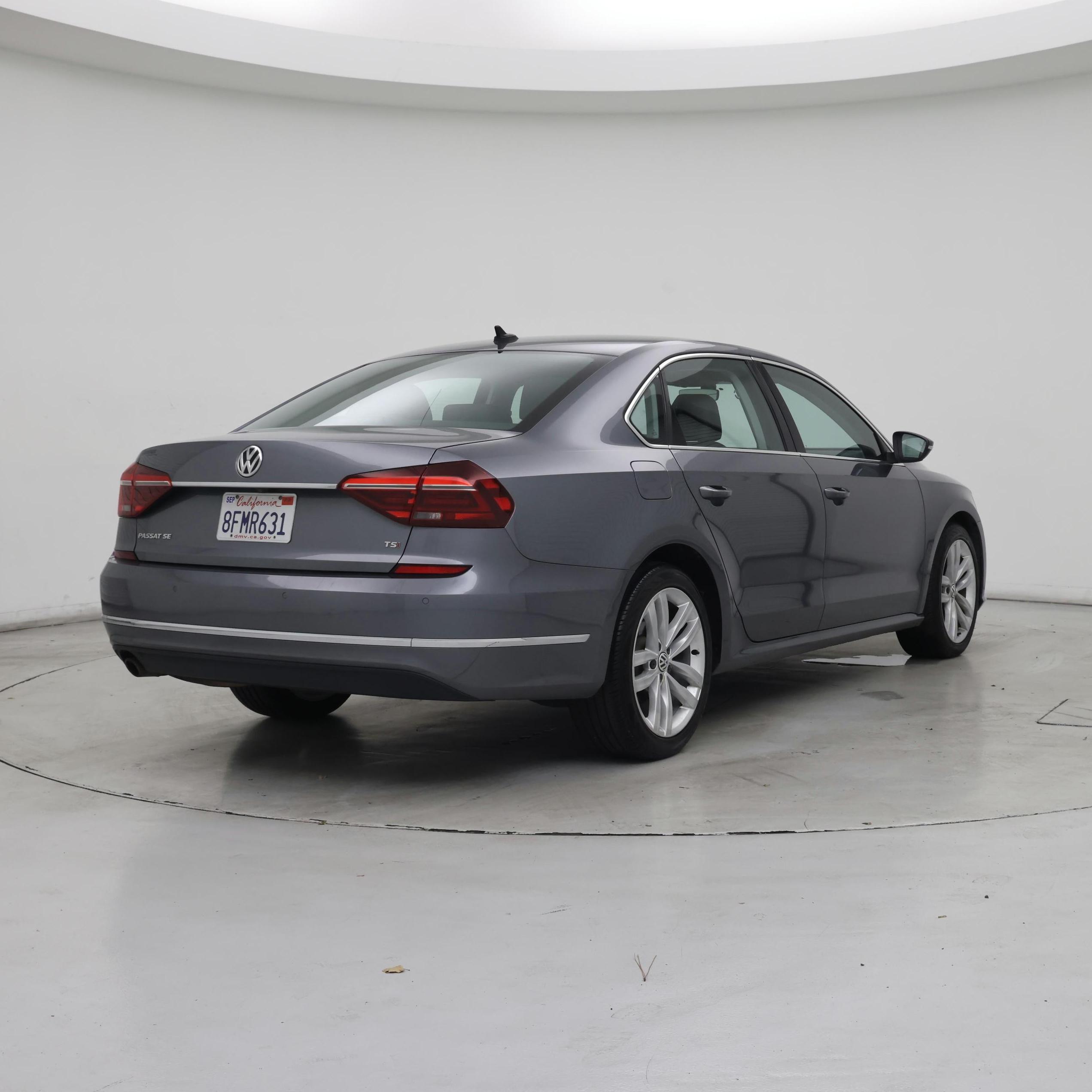 Thumbnail: 2018 Volkswagen Passat - 8
