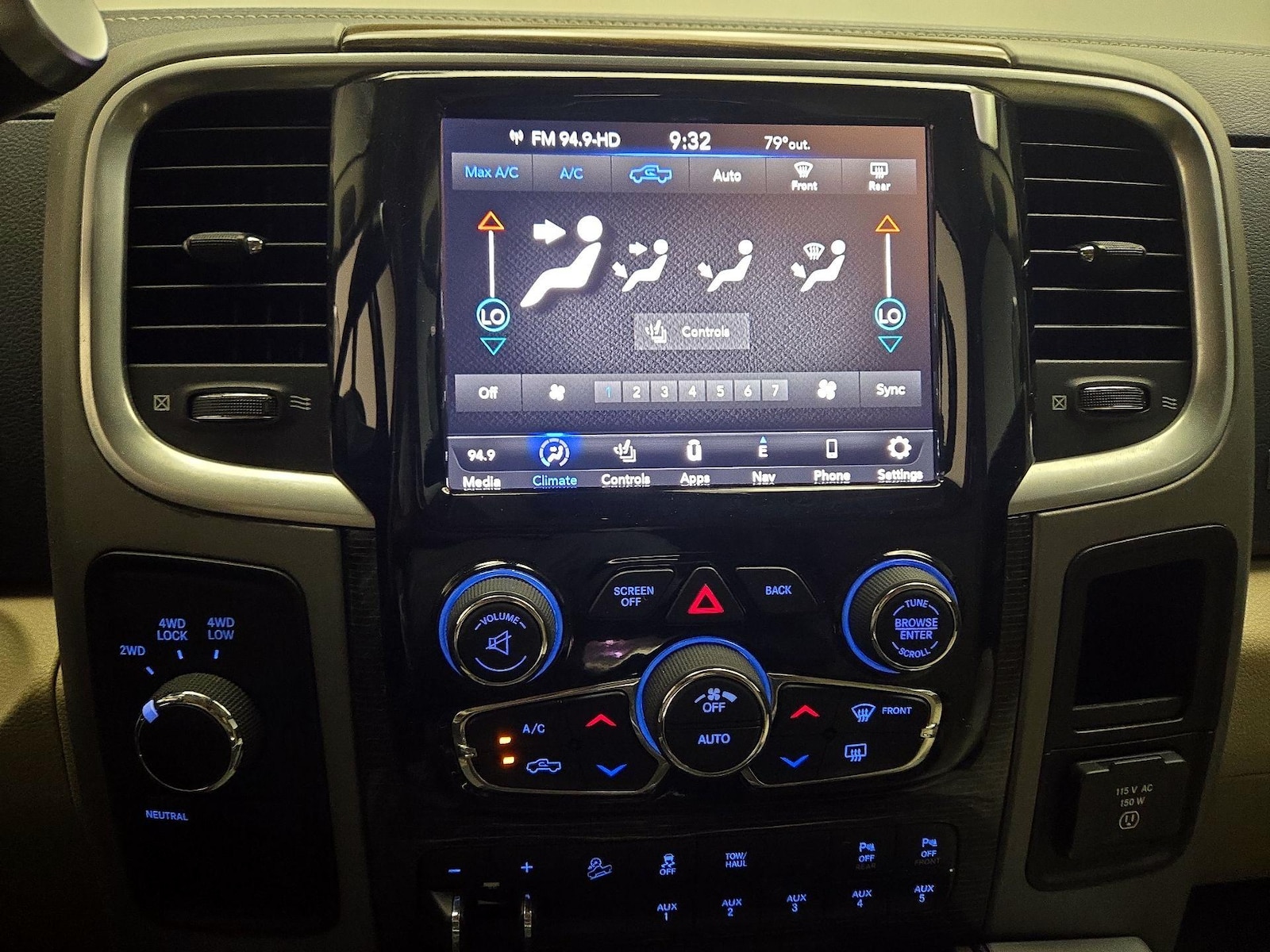 2018 RAM Ram 2500 Pickup Laramie Limited - Photo 16