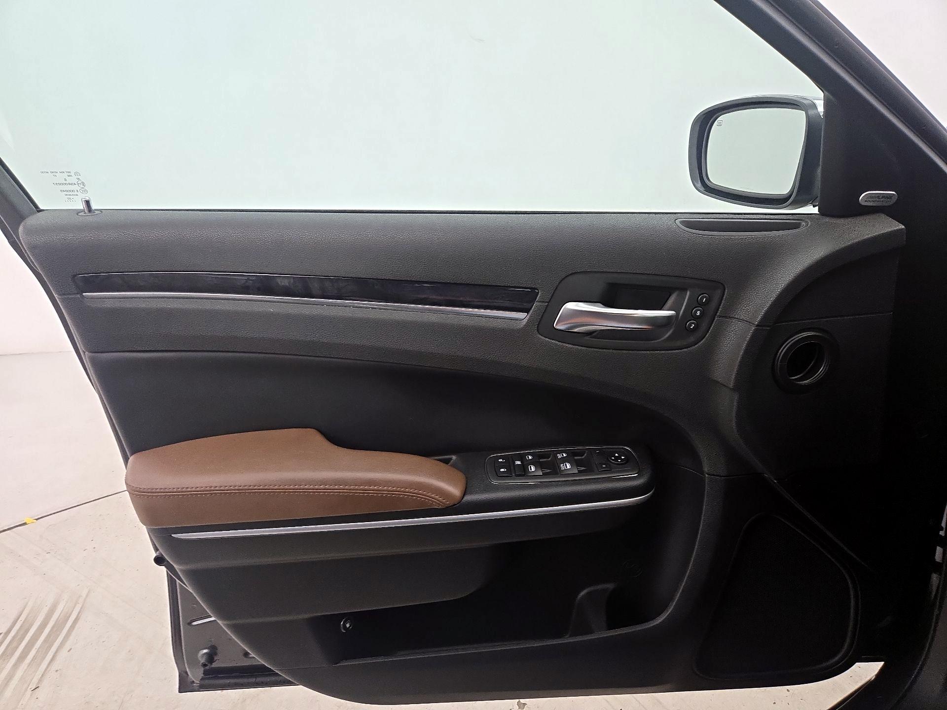 Thumbnail: 2020 Chrysler 300 - 12