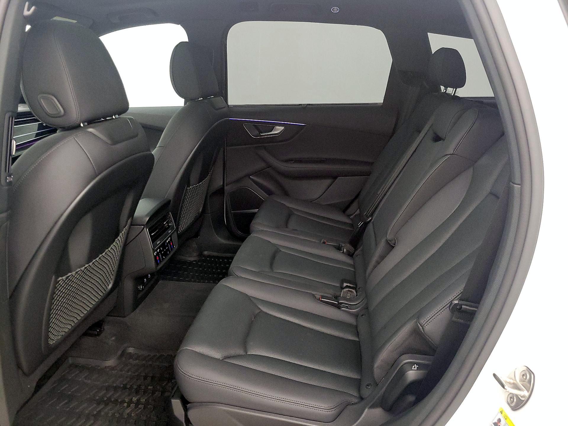 Thumbnail: 2023 Audi Q7 - 20