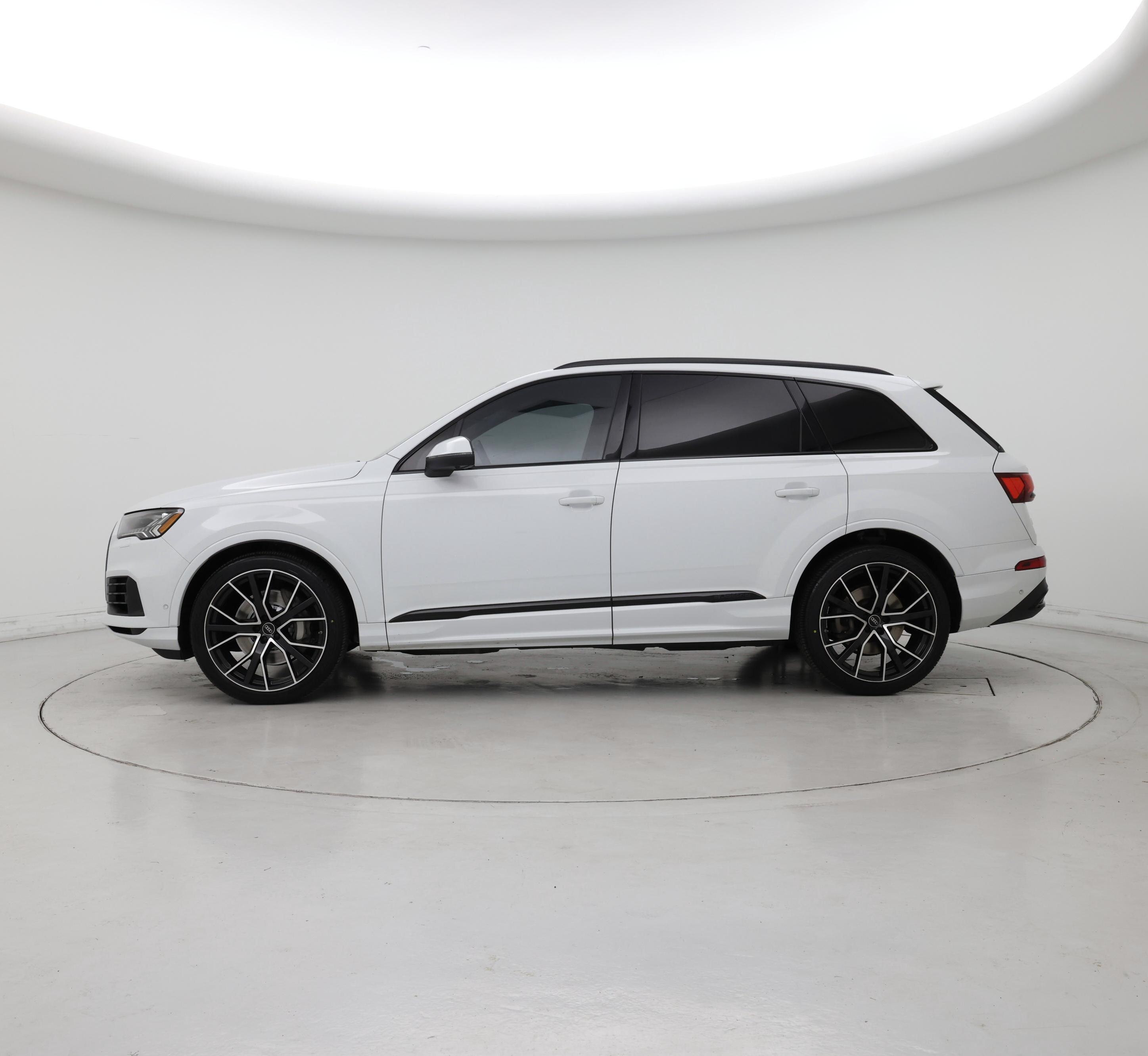 Thumbnail: 2023 Audi Q7 - 3