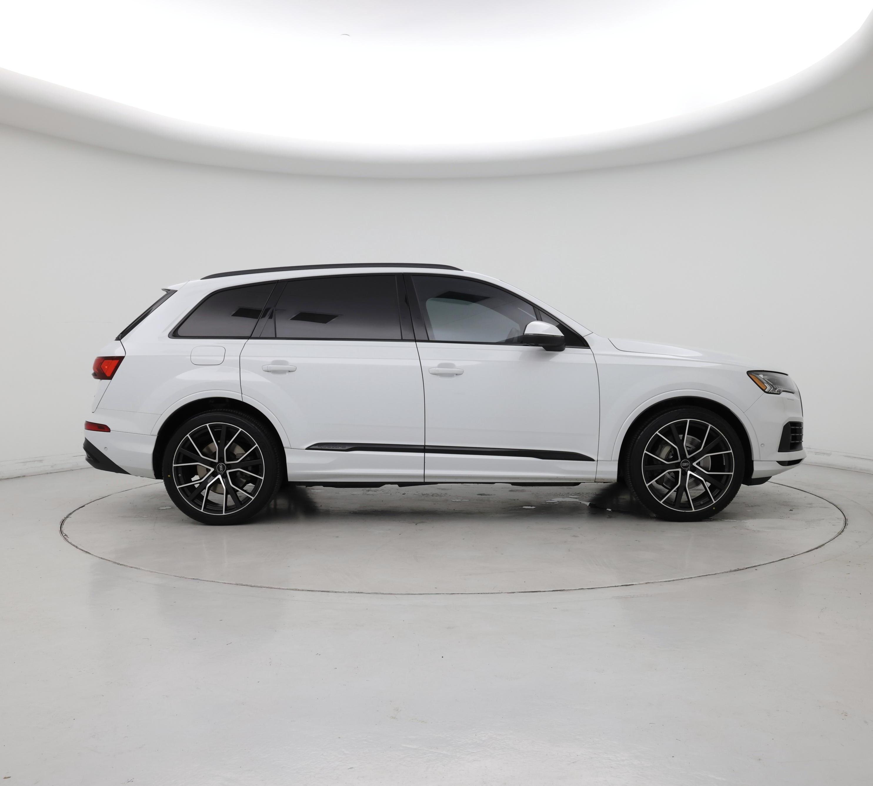 Thumbnail: 2023 Audi Q7 - 7