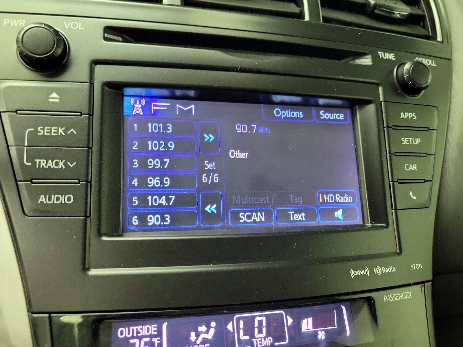 2014 Toyota Prius v Three - Photo 15