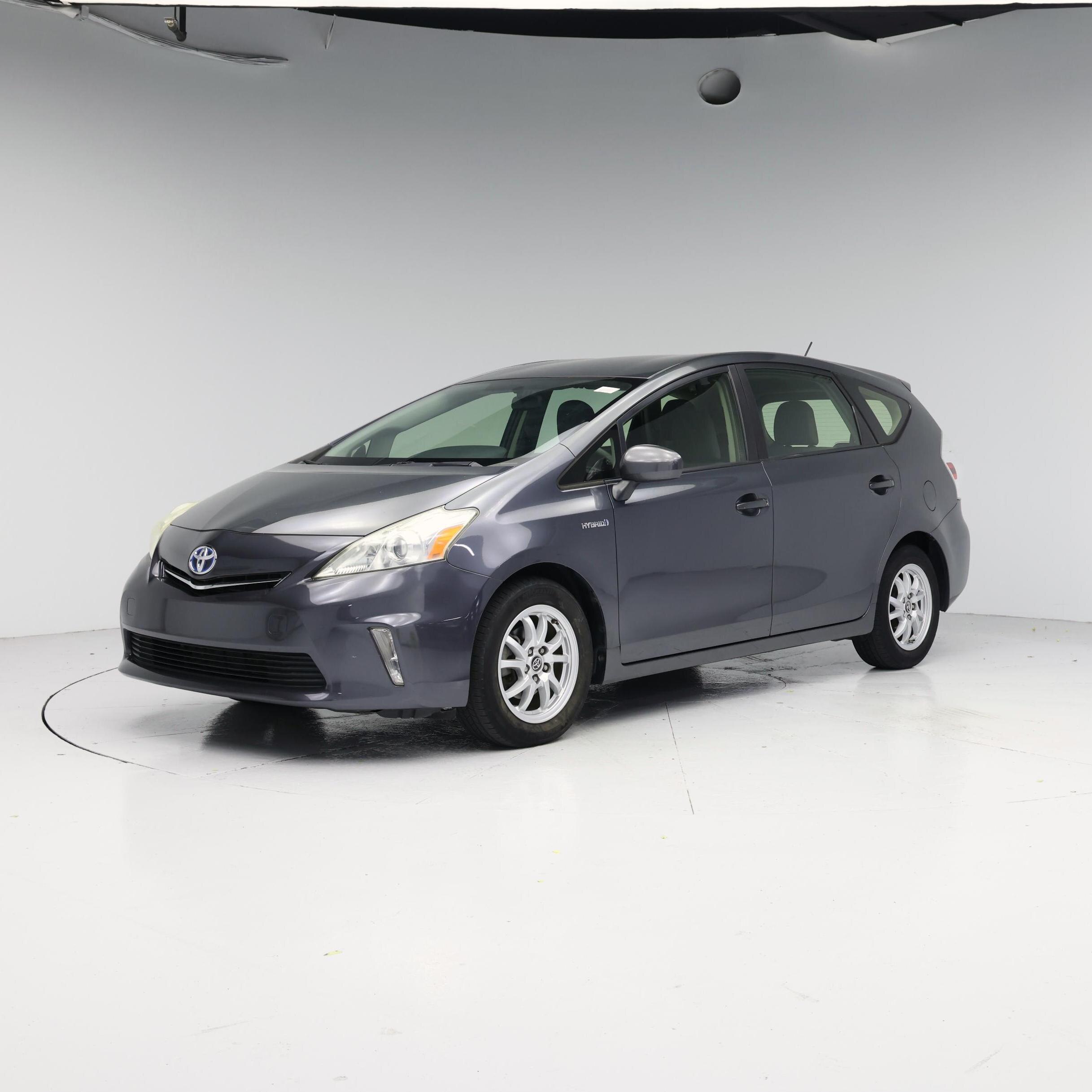 Thumbnail: 2014 Toyota Prius v - 4