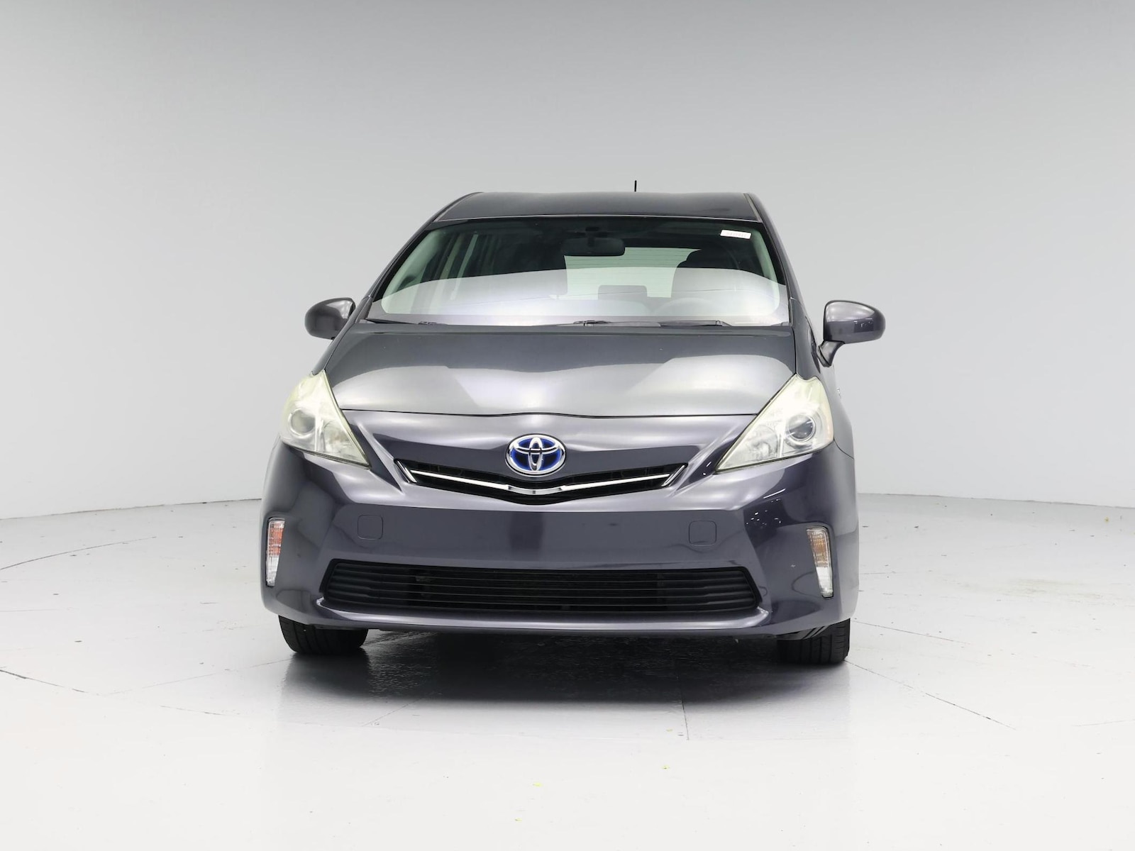 2014 Toyota Prius v Three - Photo 6