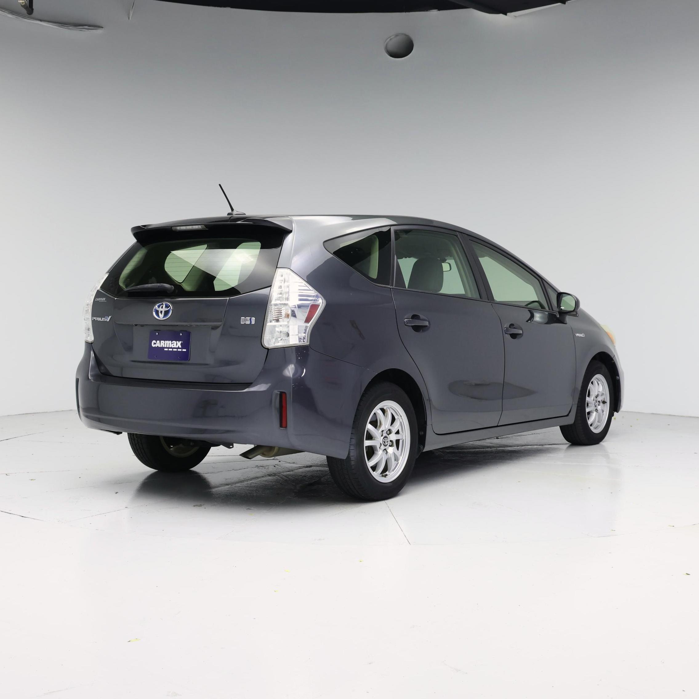 Thumbnail: 2014 Toyota Prius v - 8