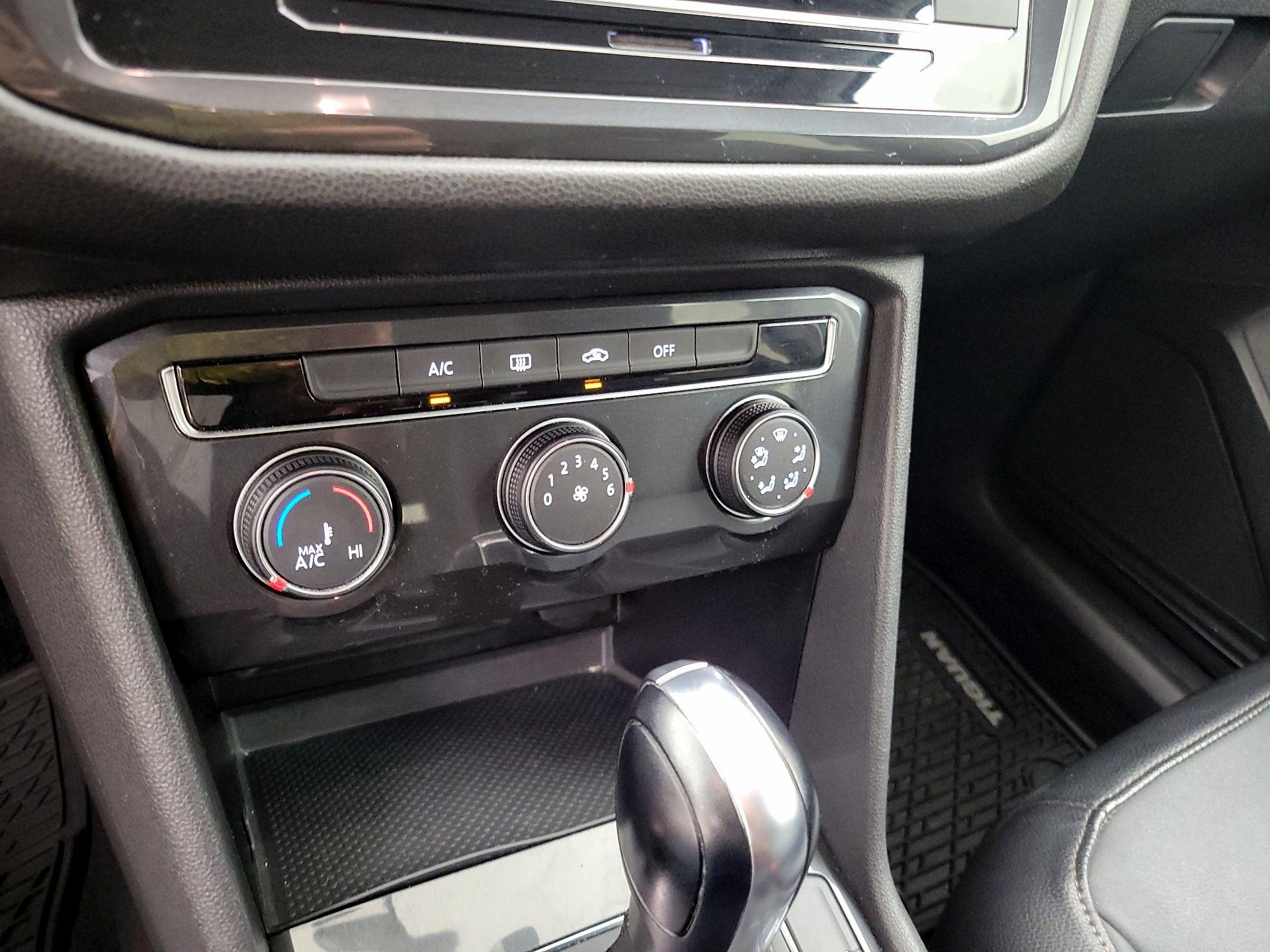 Thumbnail: 2019 Volkswagen Tiguan - 16