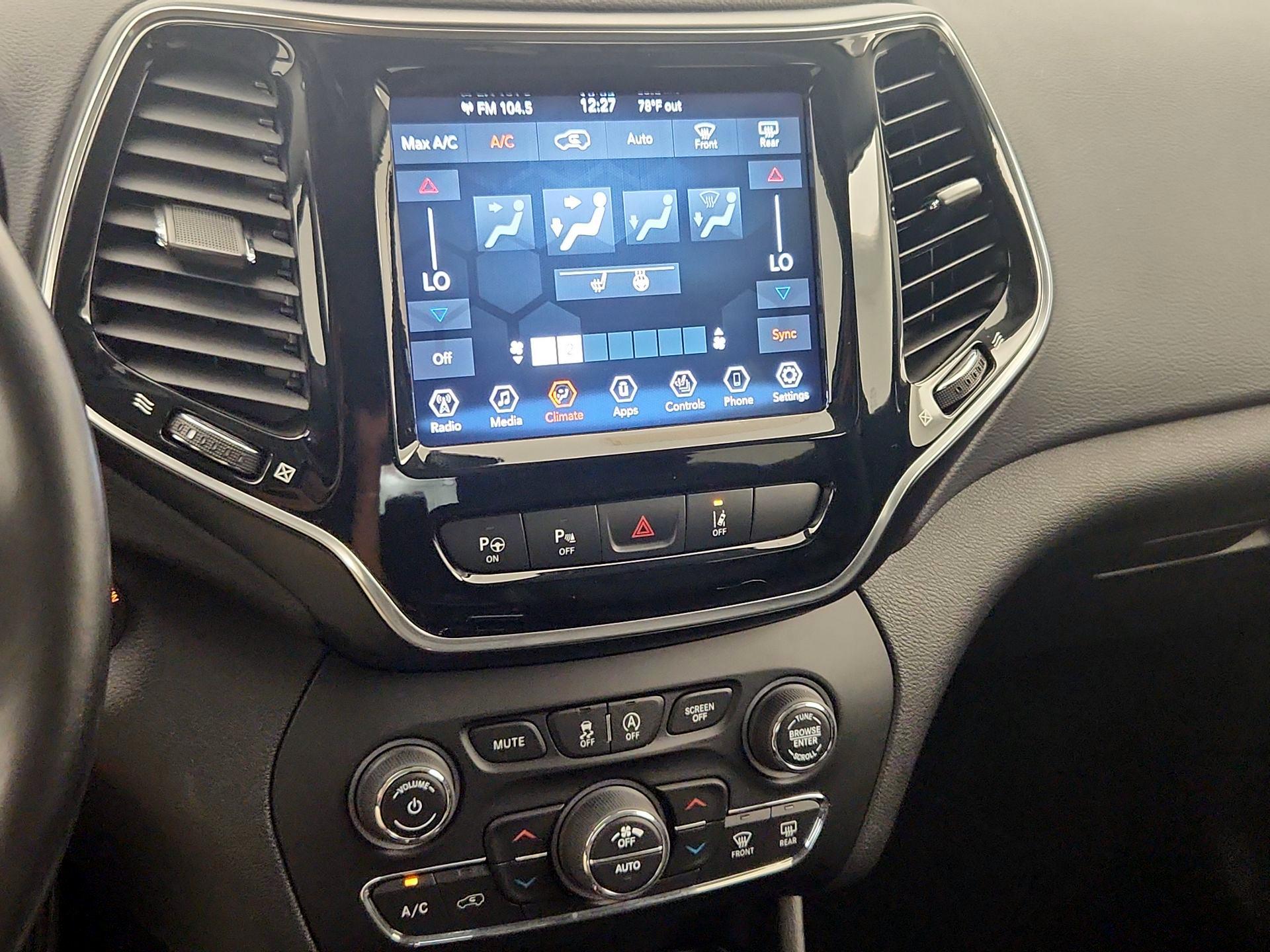 Thumbnail: 2021 Jeep Cherokee - 16