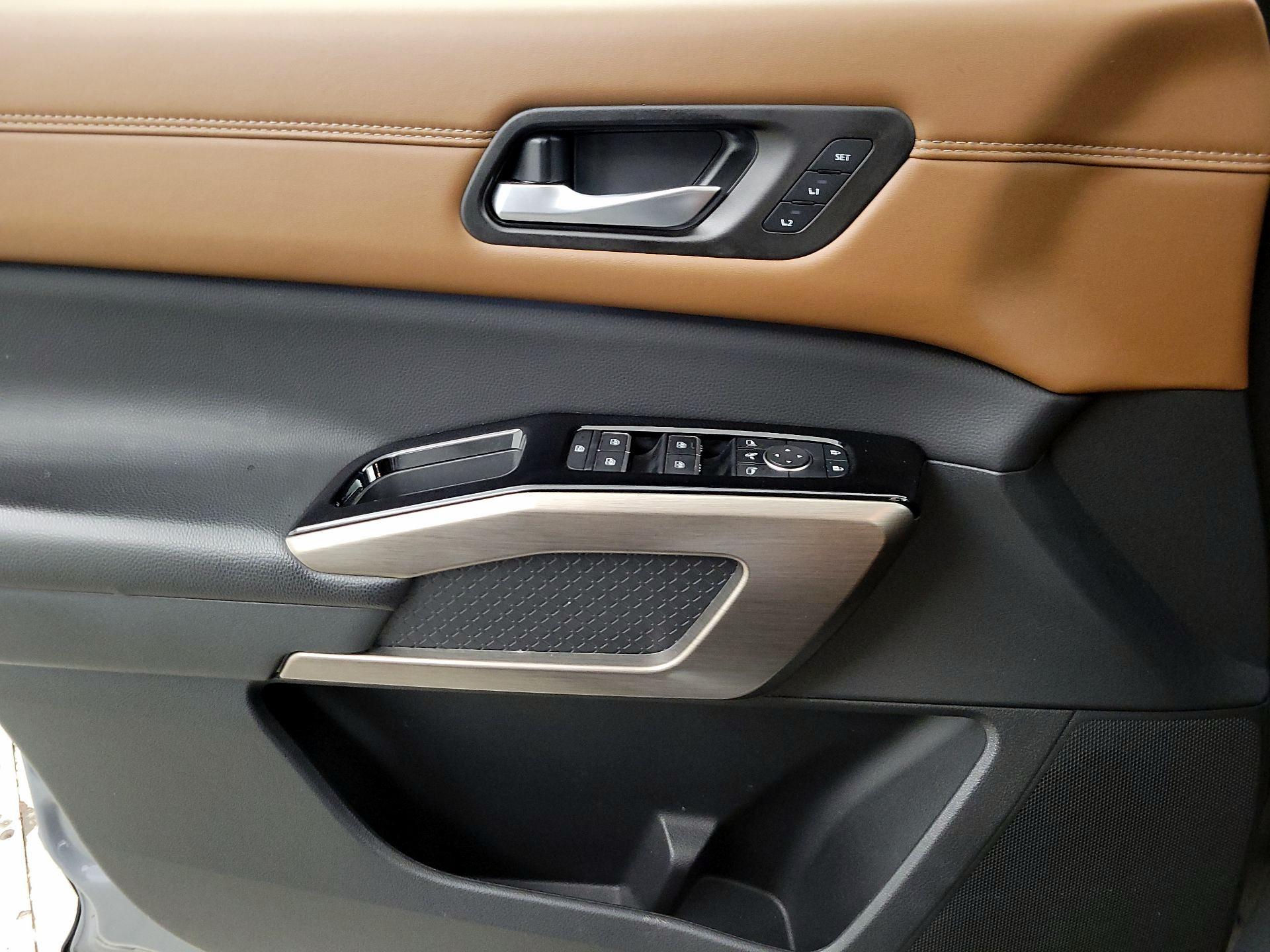 Thumbnail: 2025 Nissan Pathfinder - 12