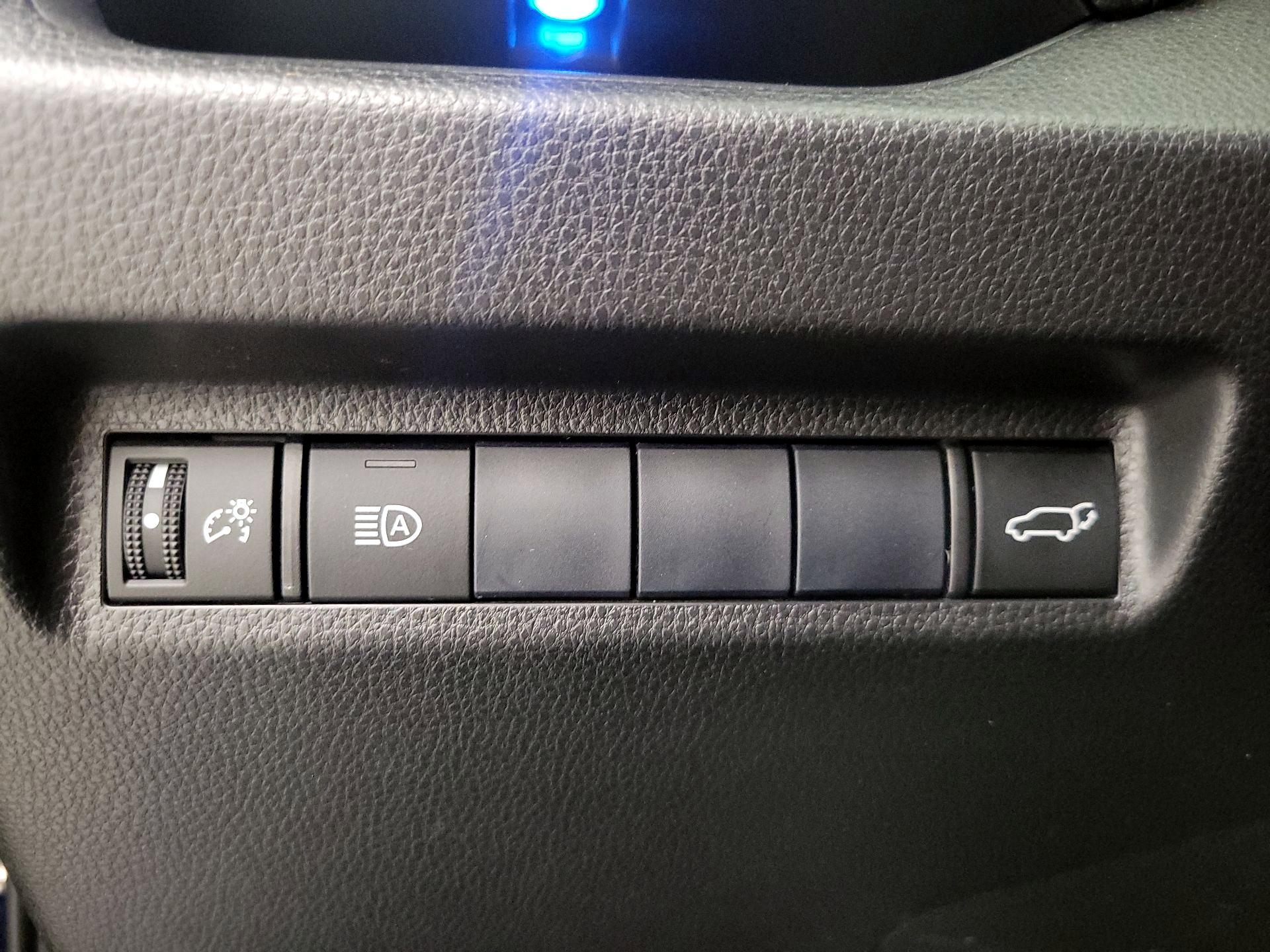 Thumbnail: 2019 Toyota RAV4 - 13
