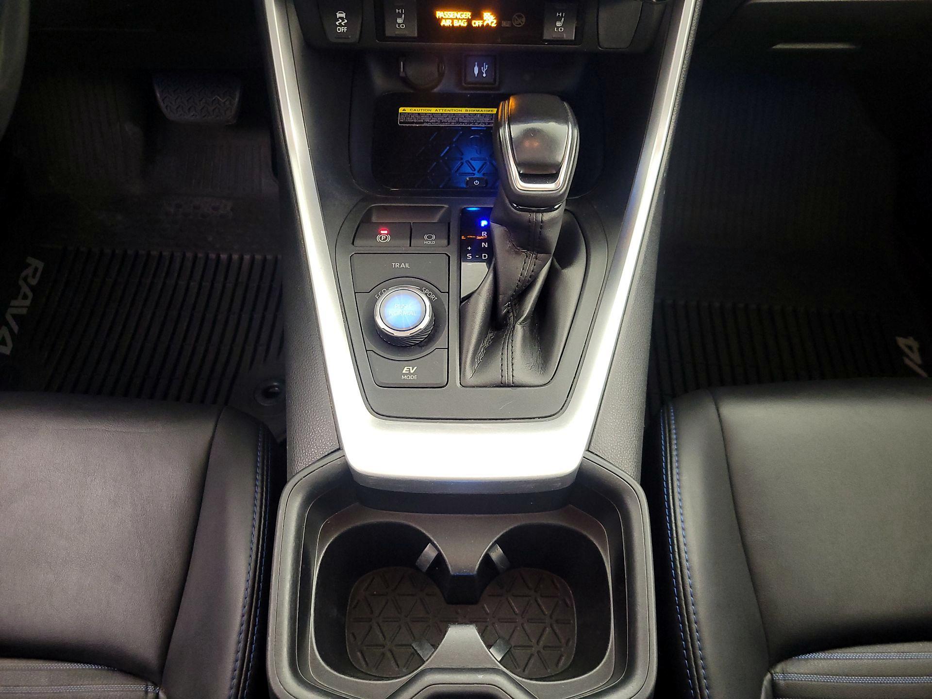 Thumbnail: 2019 Toyota RAV4 - 18