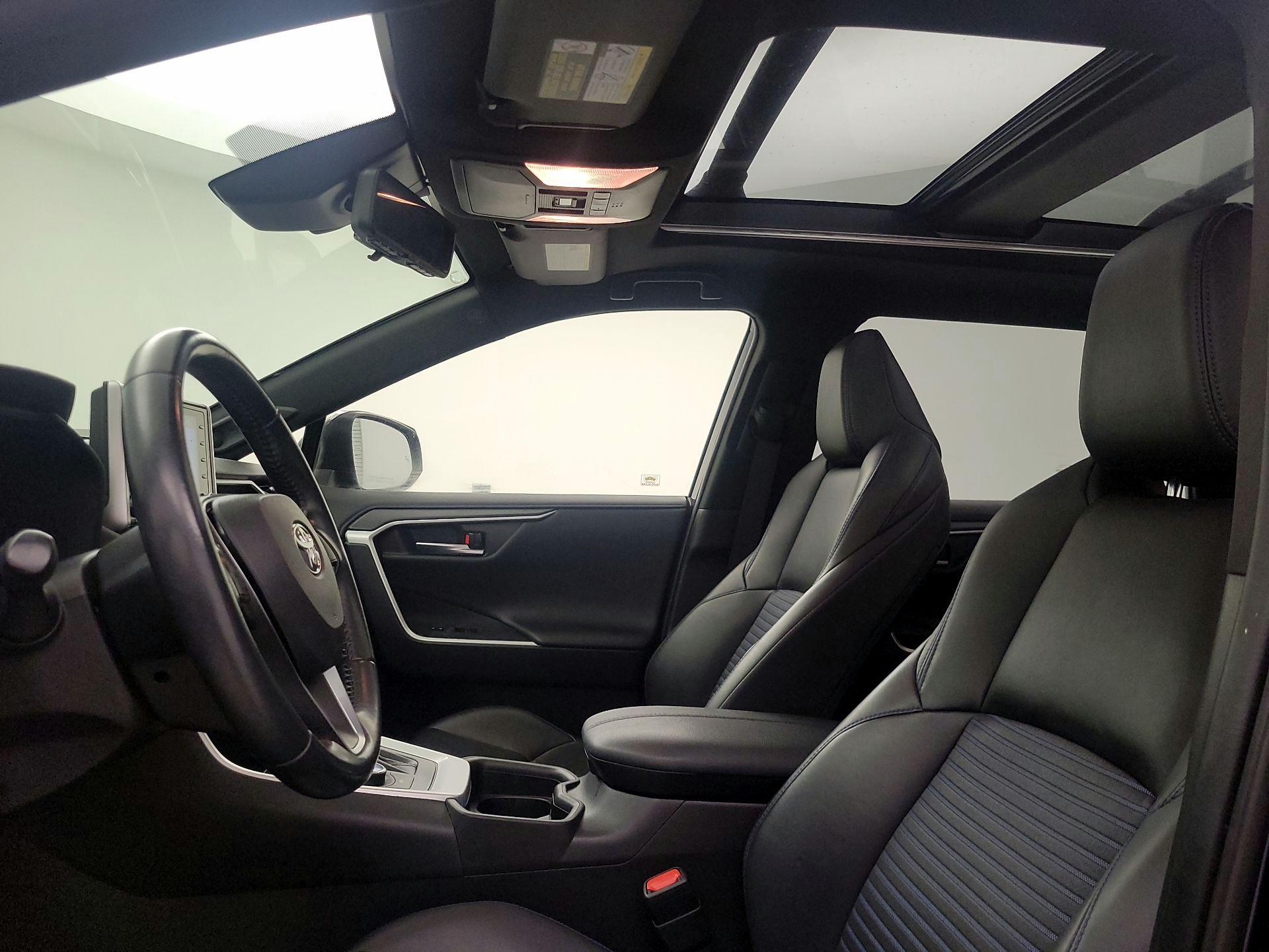 Thumbnail: 2019 Toyota RAV4 - 20