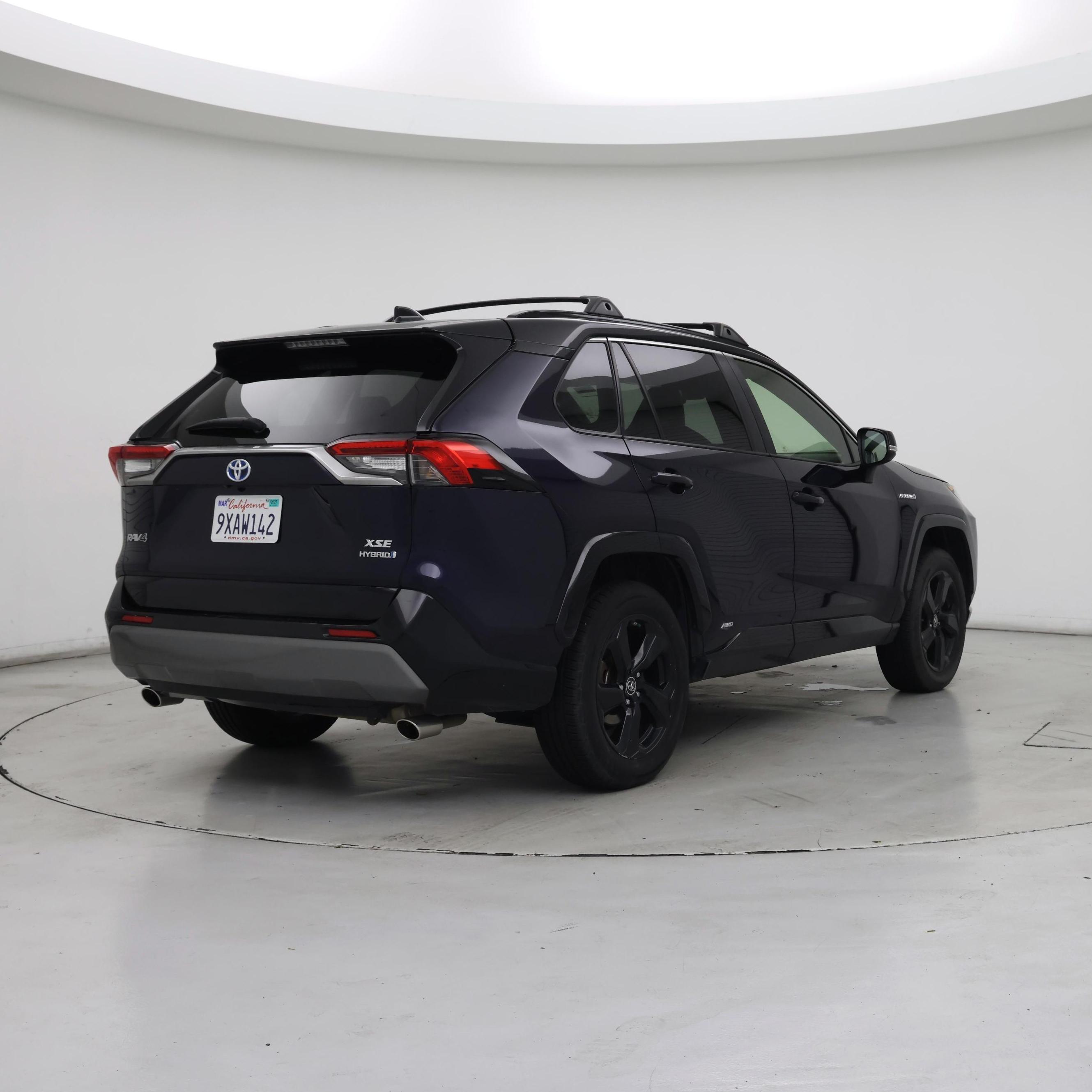 Thumbnail: 2019 Toyota RAV4 - 8