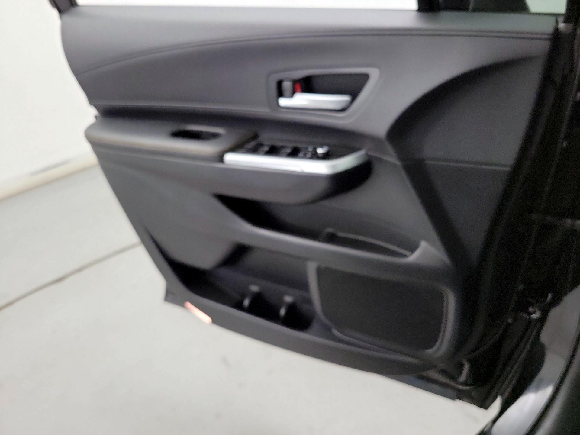 Thumbnail: 2025 Toyota Sienna - 12