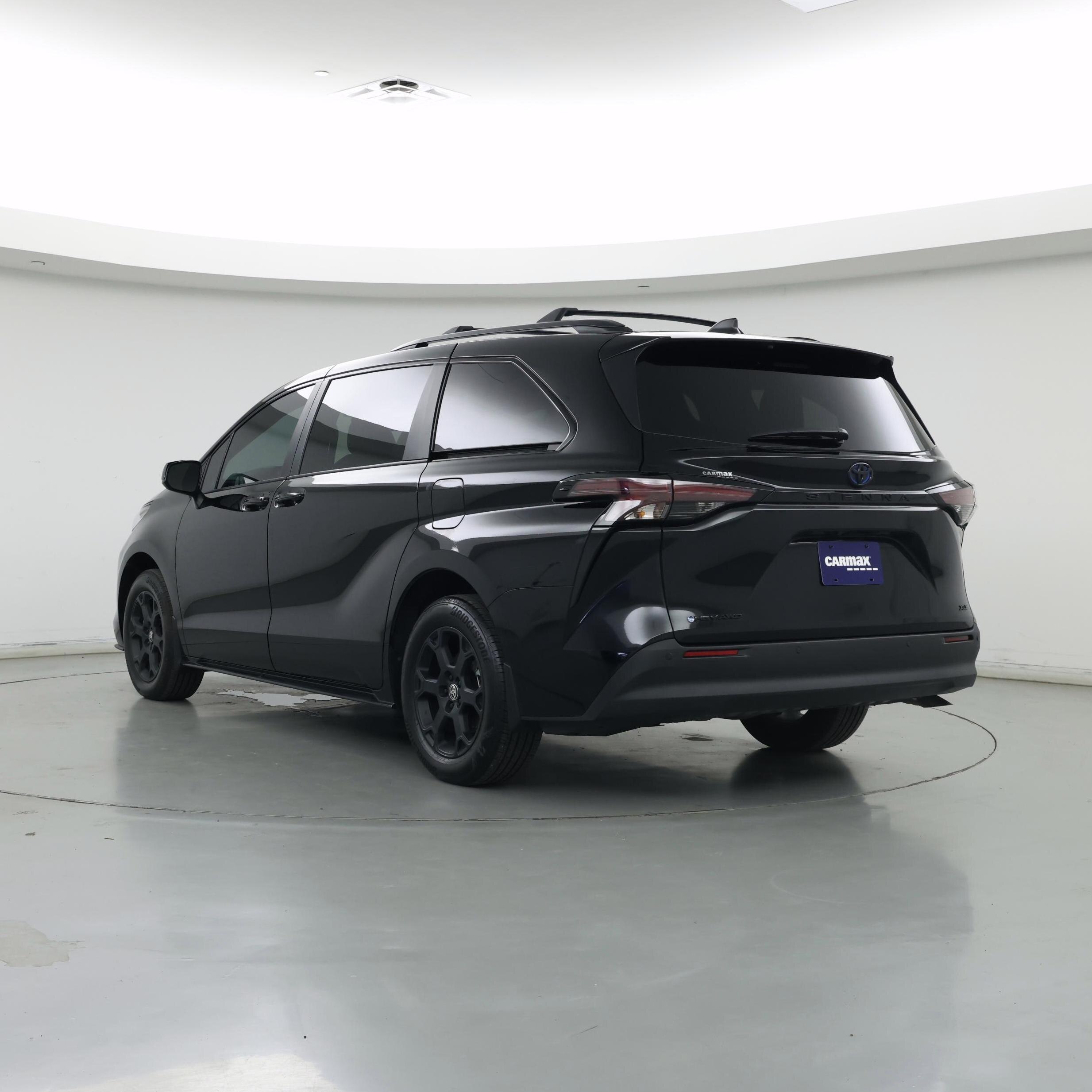 Thumbnail: 2025 Toyota Sienna - 2