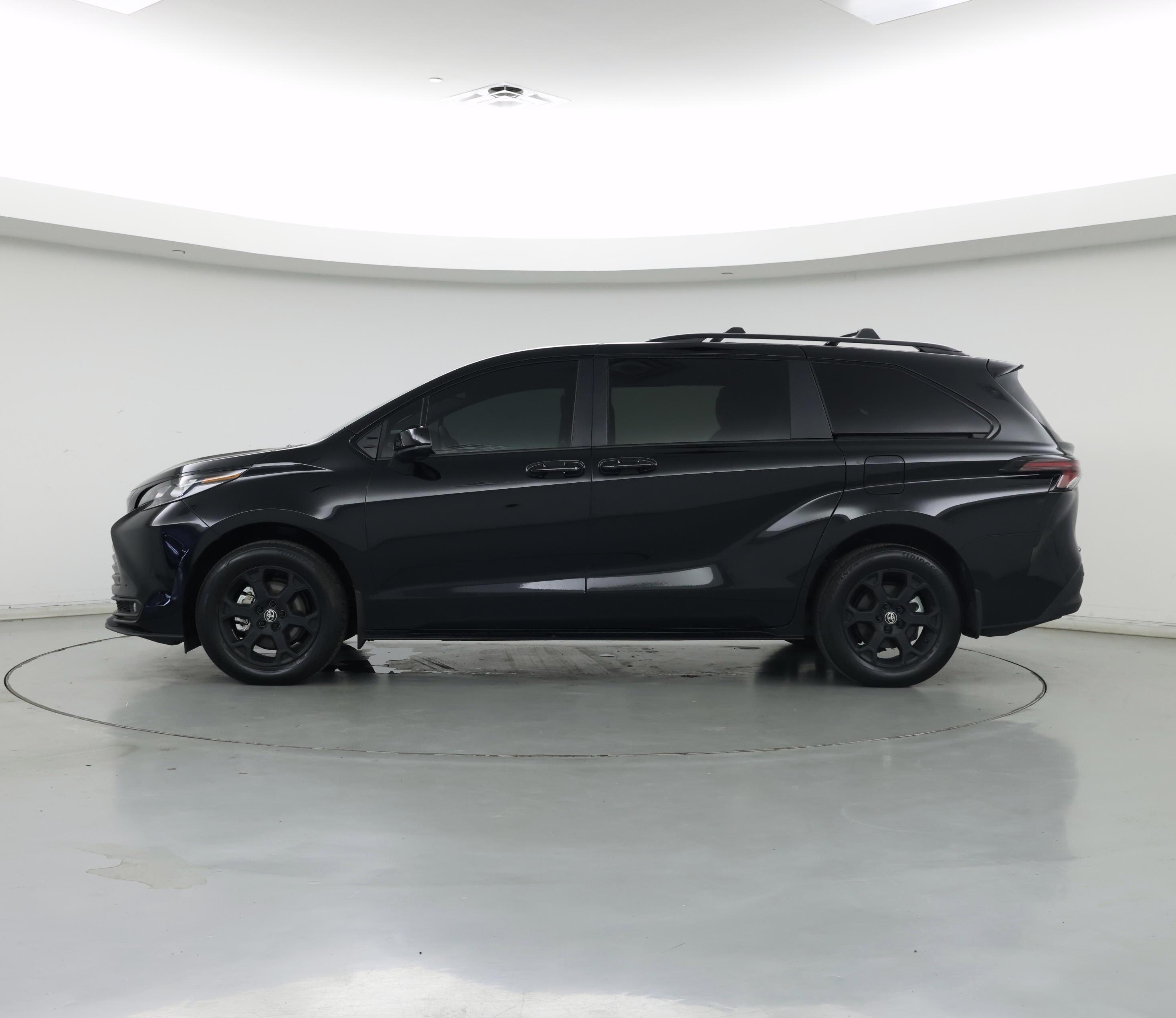 Thumbnail: 2025 Toyota Sienna - 3