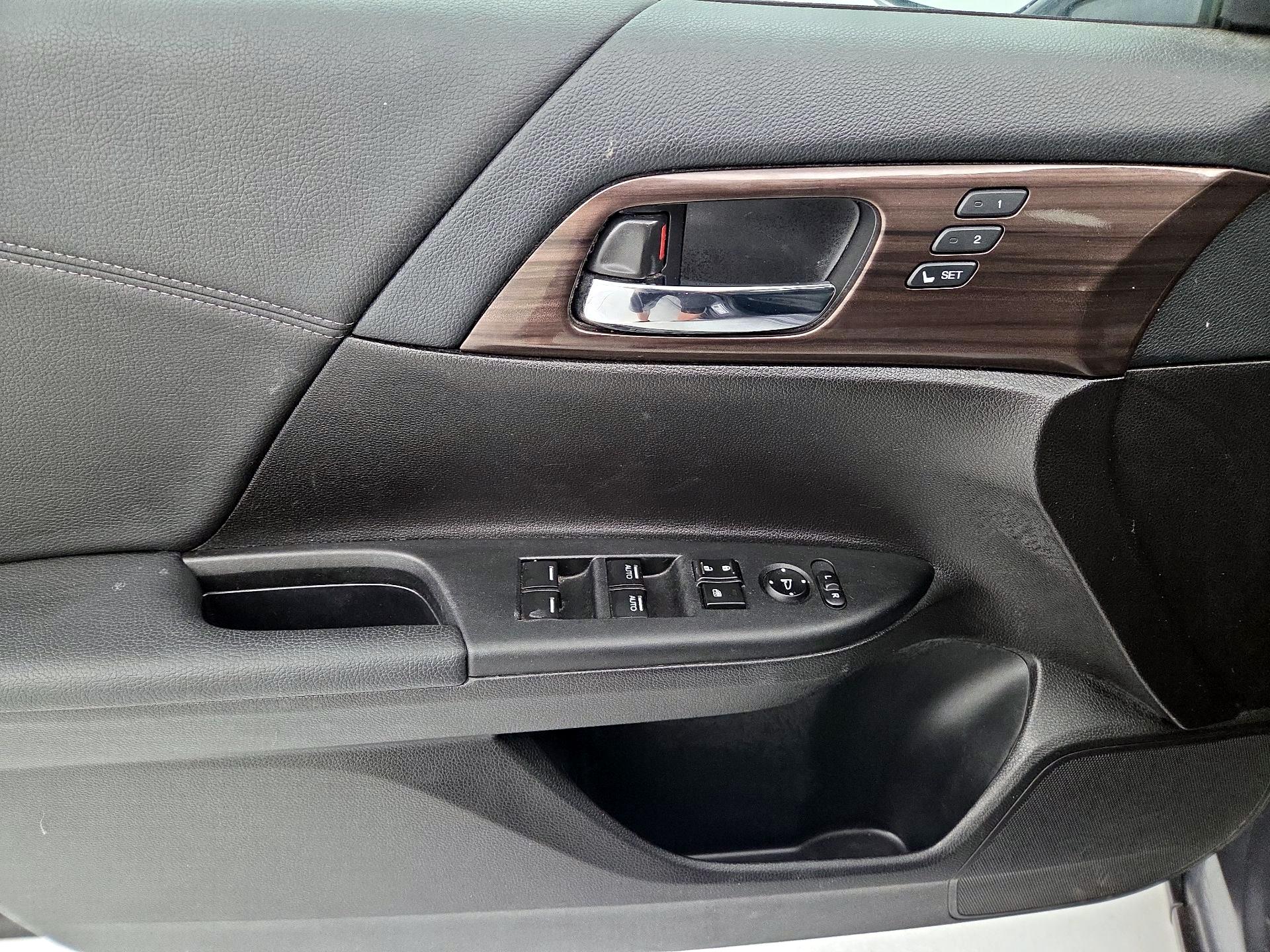 Thumbnail: 2017 Honda Accord - 12