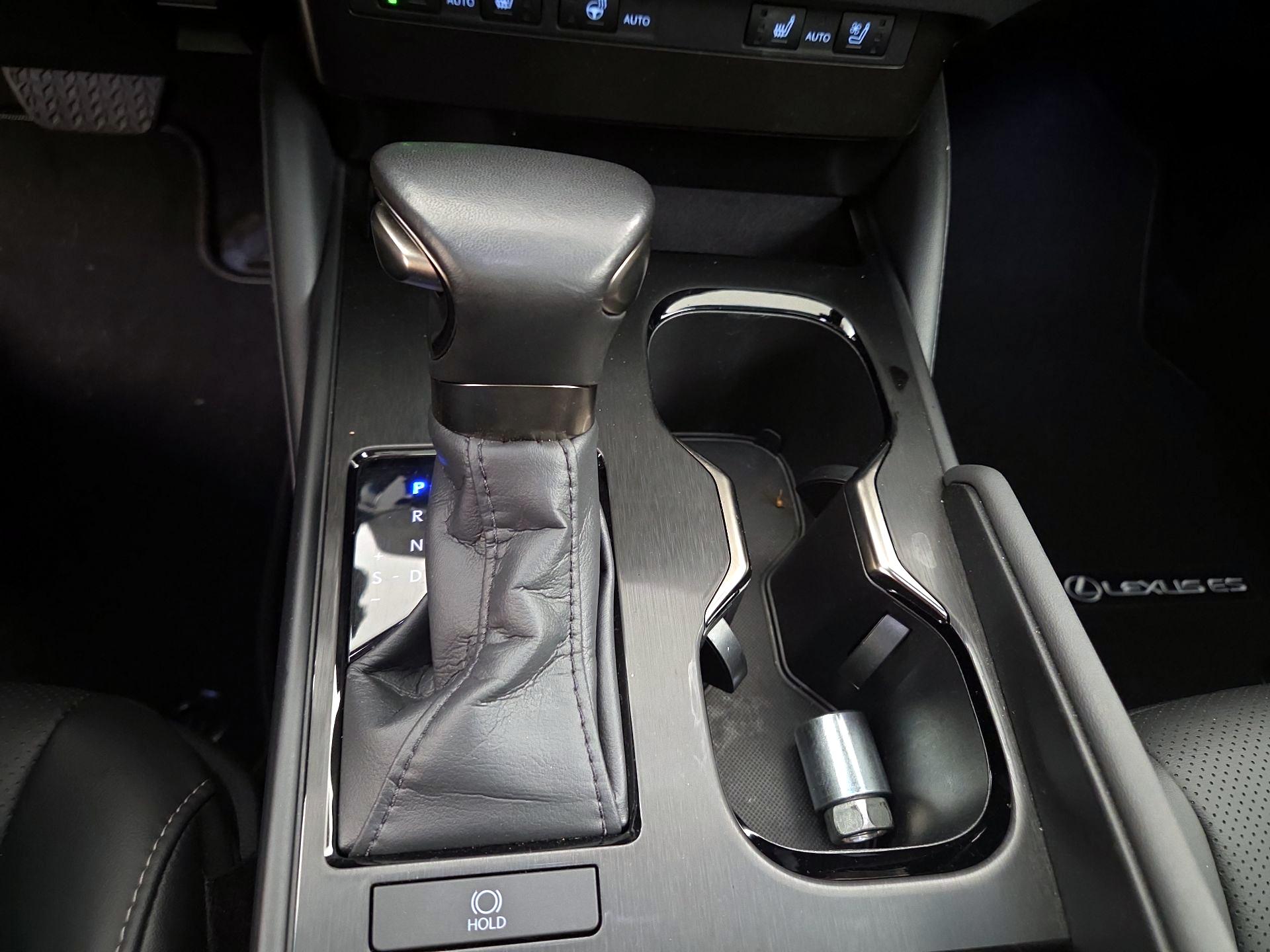 Thumbnail: 2025 Lexus ES - 18
