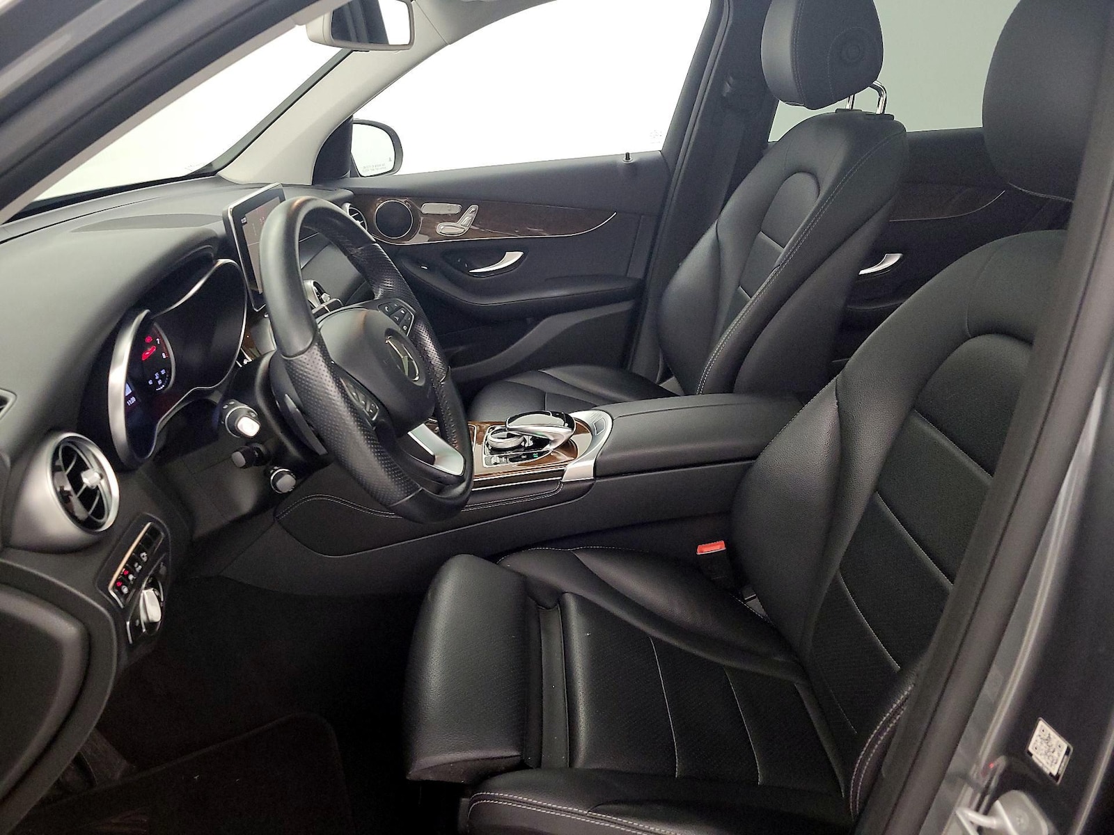 2016 Mercedes-Benz GLC GLC300 - Photo 12