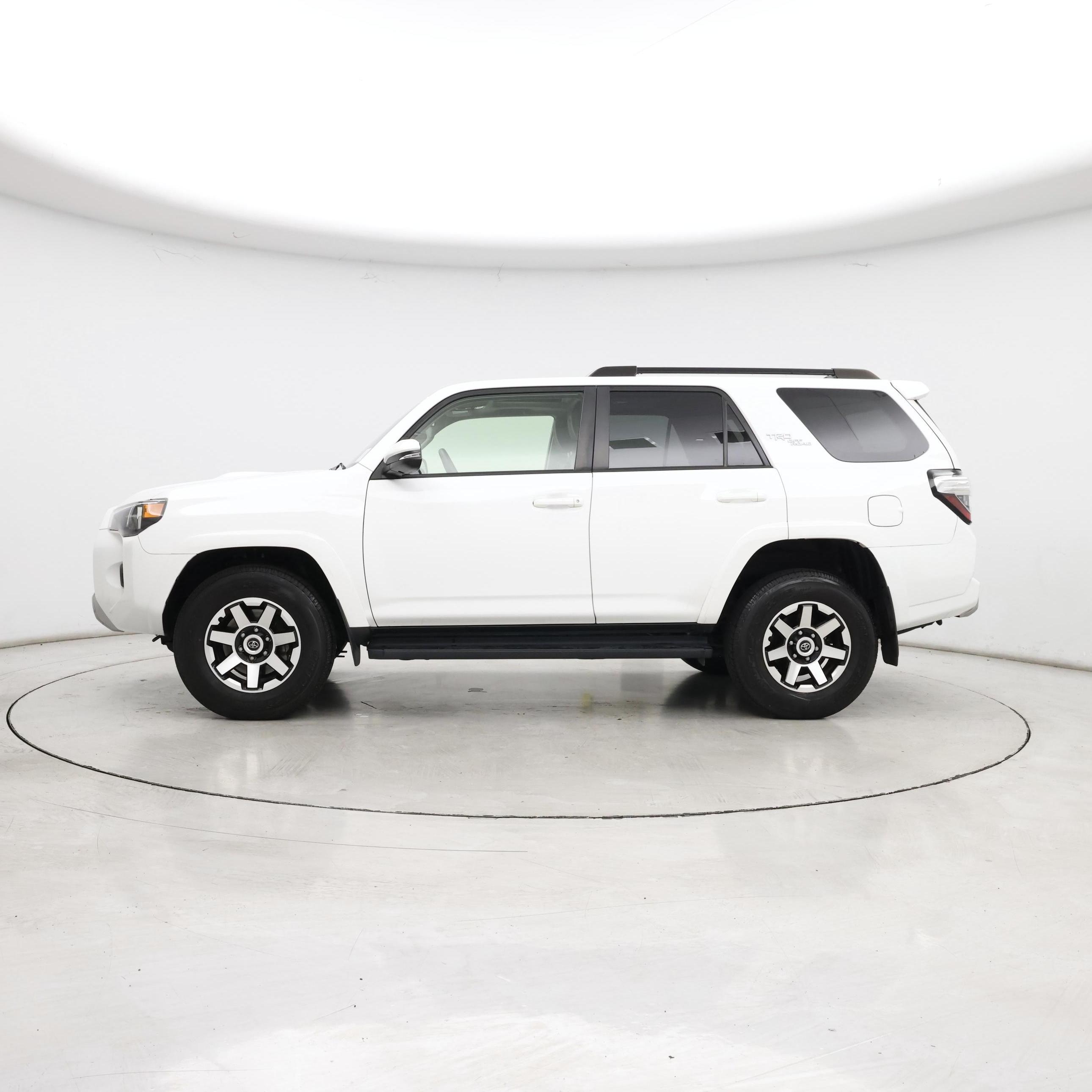 Thumbnail: 2023 Toyota 4Runner - 3