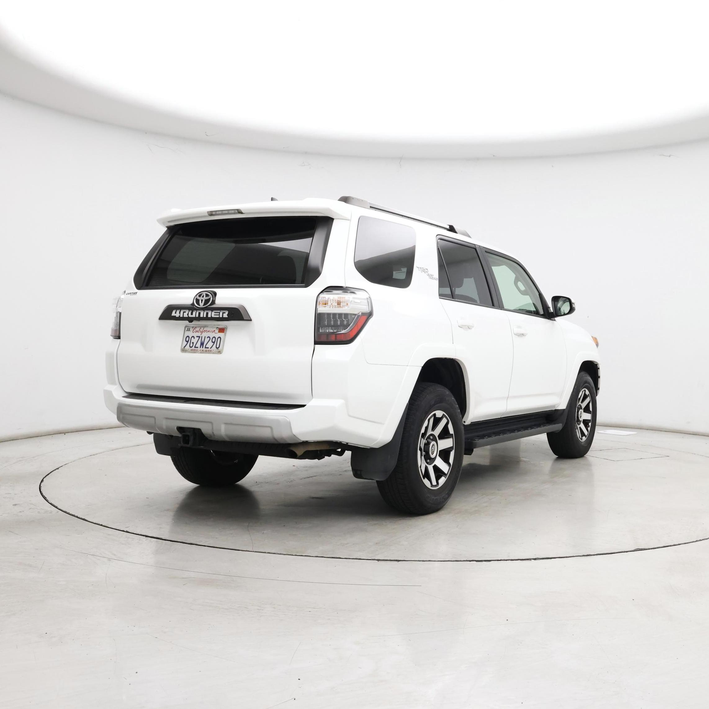 Thumbnail: 2023 Toyota 4Runner - 8