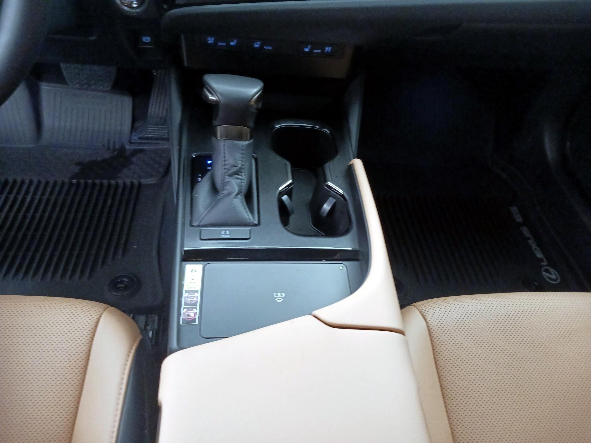 Thumbnail: 2025 Lexus ES - 17