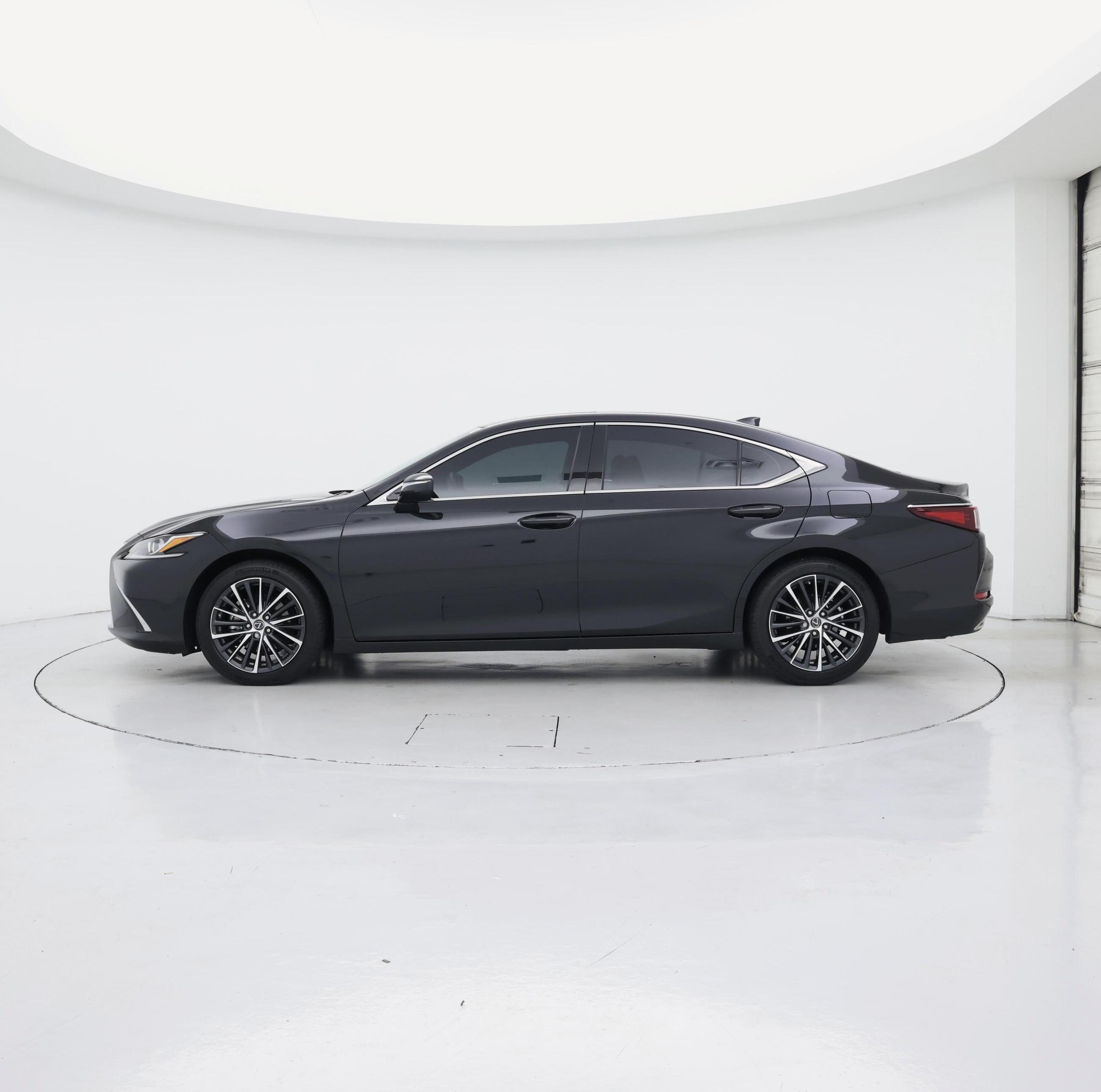 Thumbnail: 2025 Lexus ES - 3