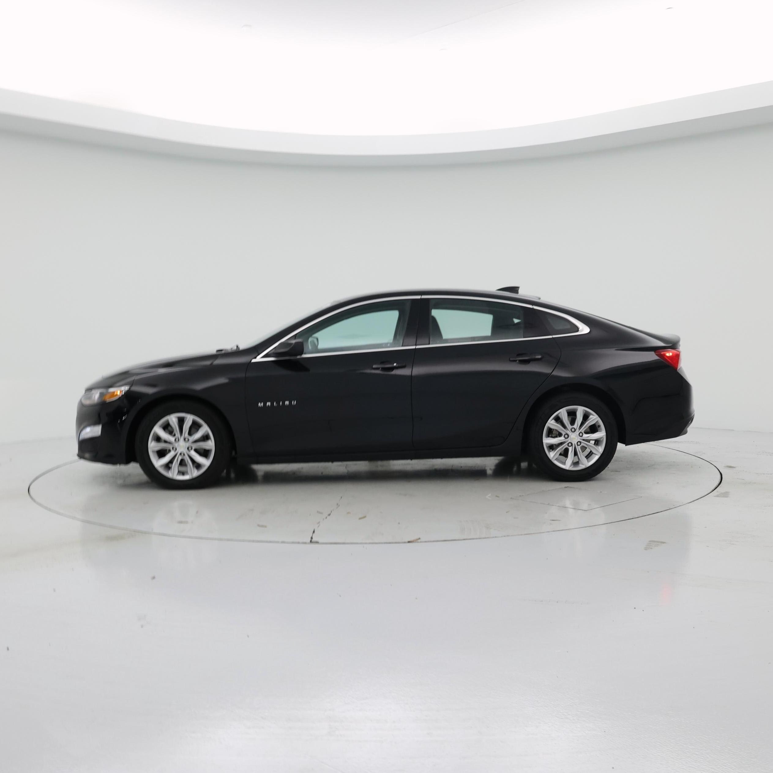 Thumbnail: 2023 Chevrolet Malibu - 3