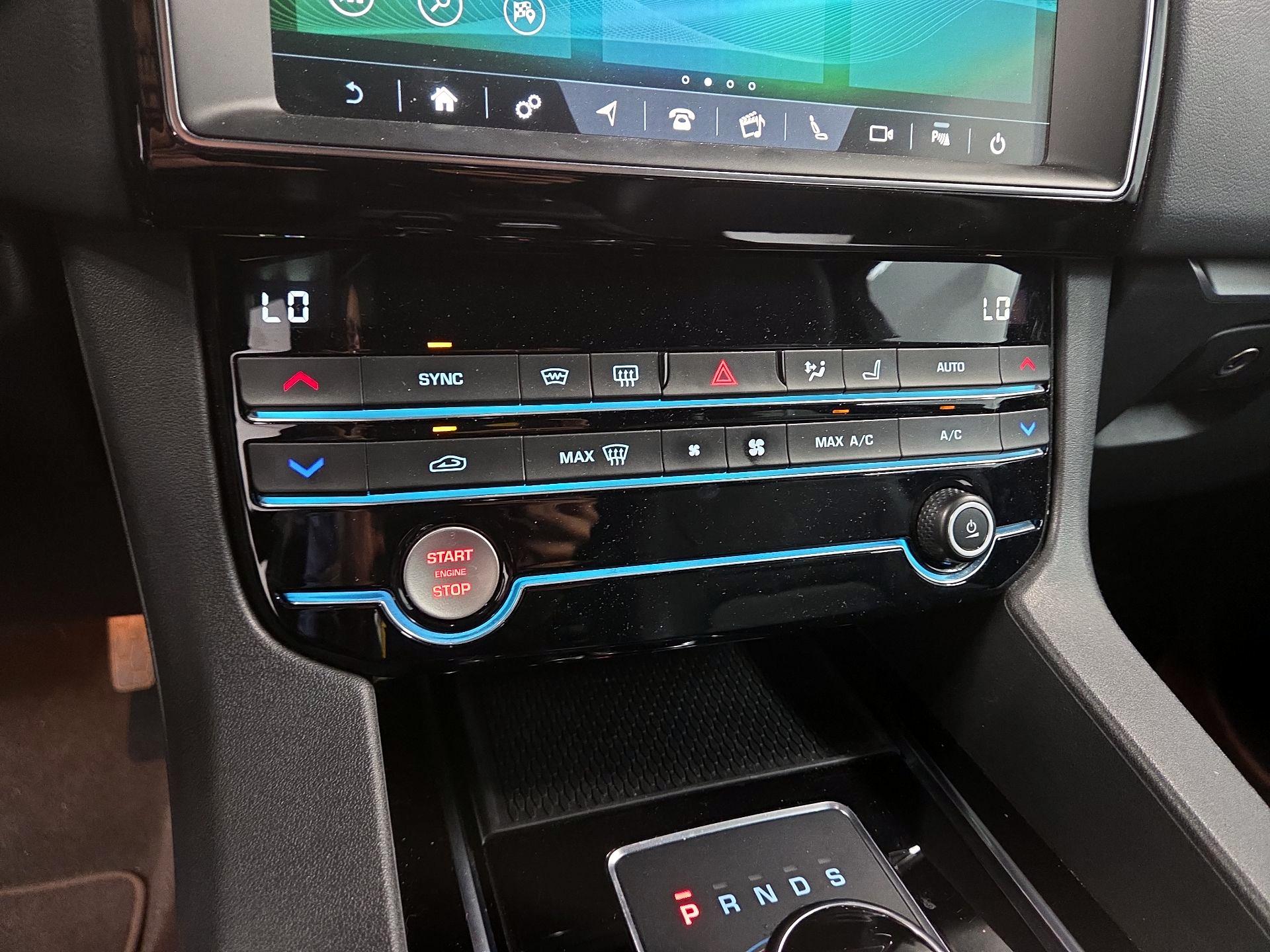 Thumbnail: 2020 Jaguar F-Pace - 16