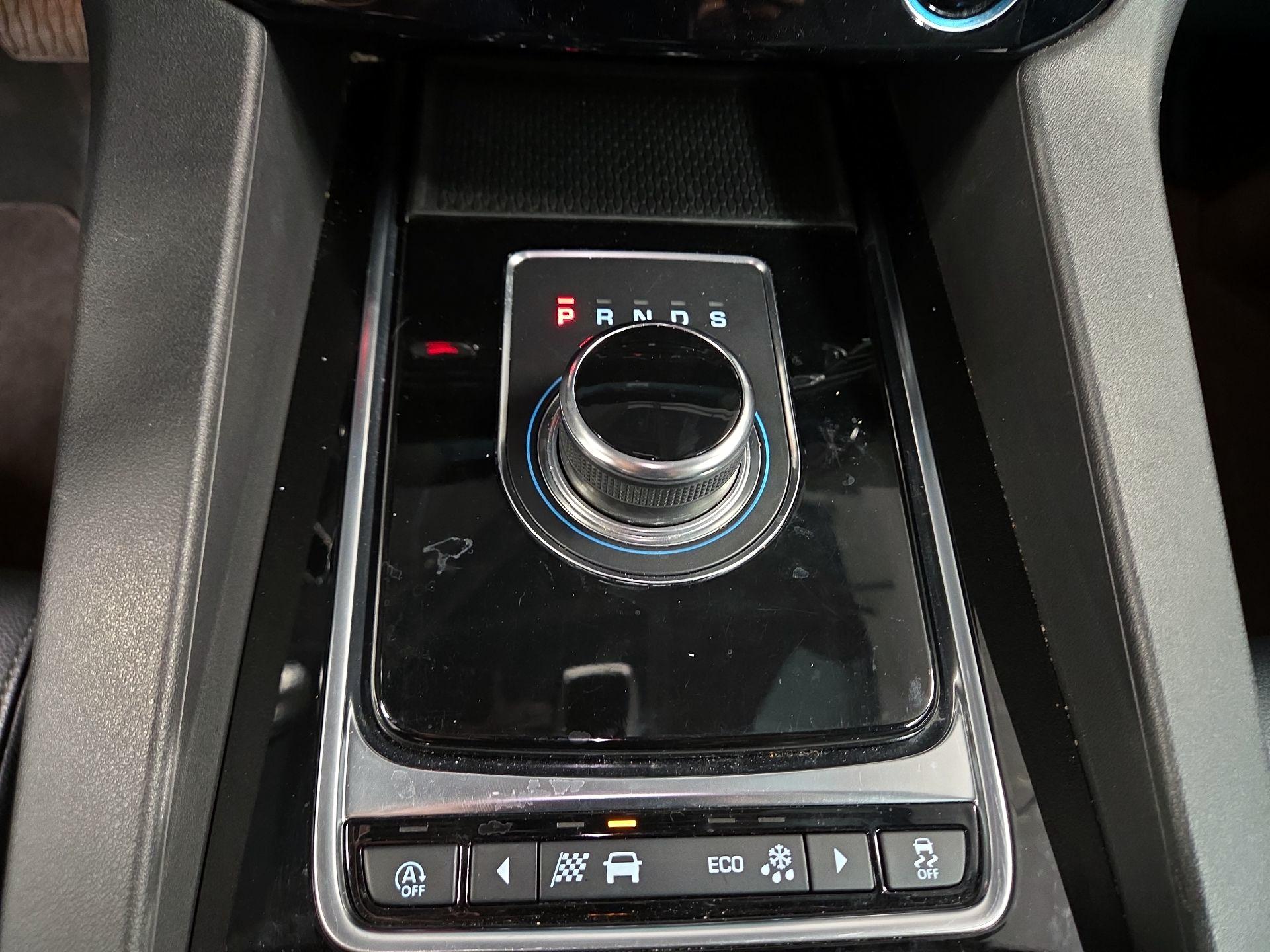 Thumbnail: 2020 Jaguar F-Pace - 17