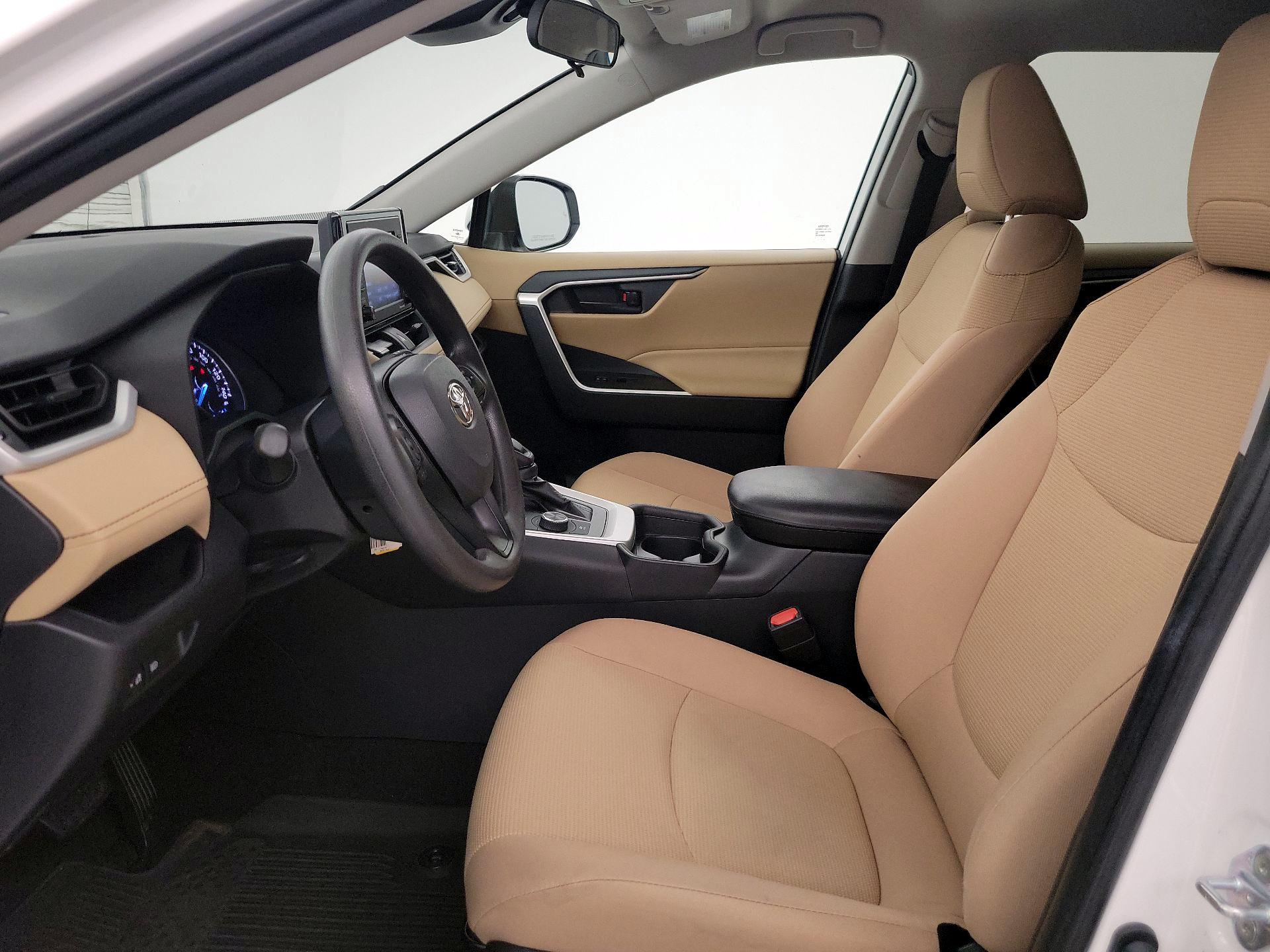 Thumbnail: 2020 Toyota RAV4 - 11