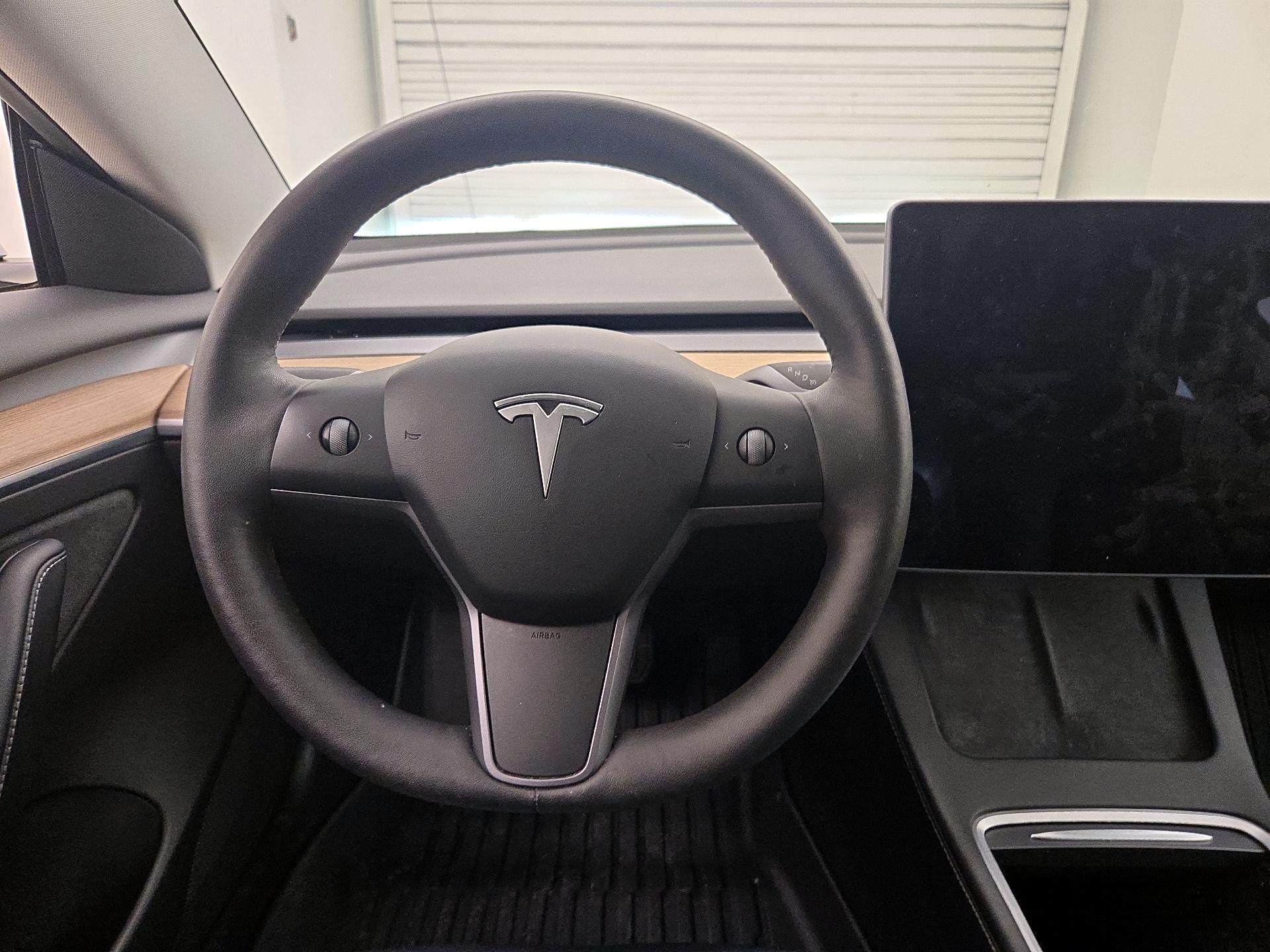 Thumbnail: 2021 Tesla Model 3 - 10
